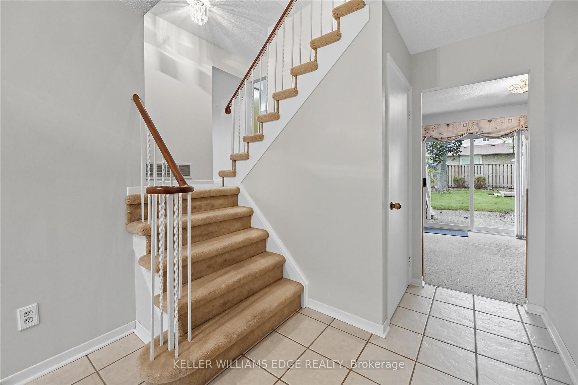 Photo 7 of 2400 Eaglesfield Drive, Burlington, Brant Hills — HOMEH