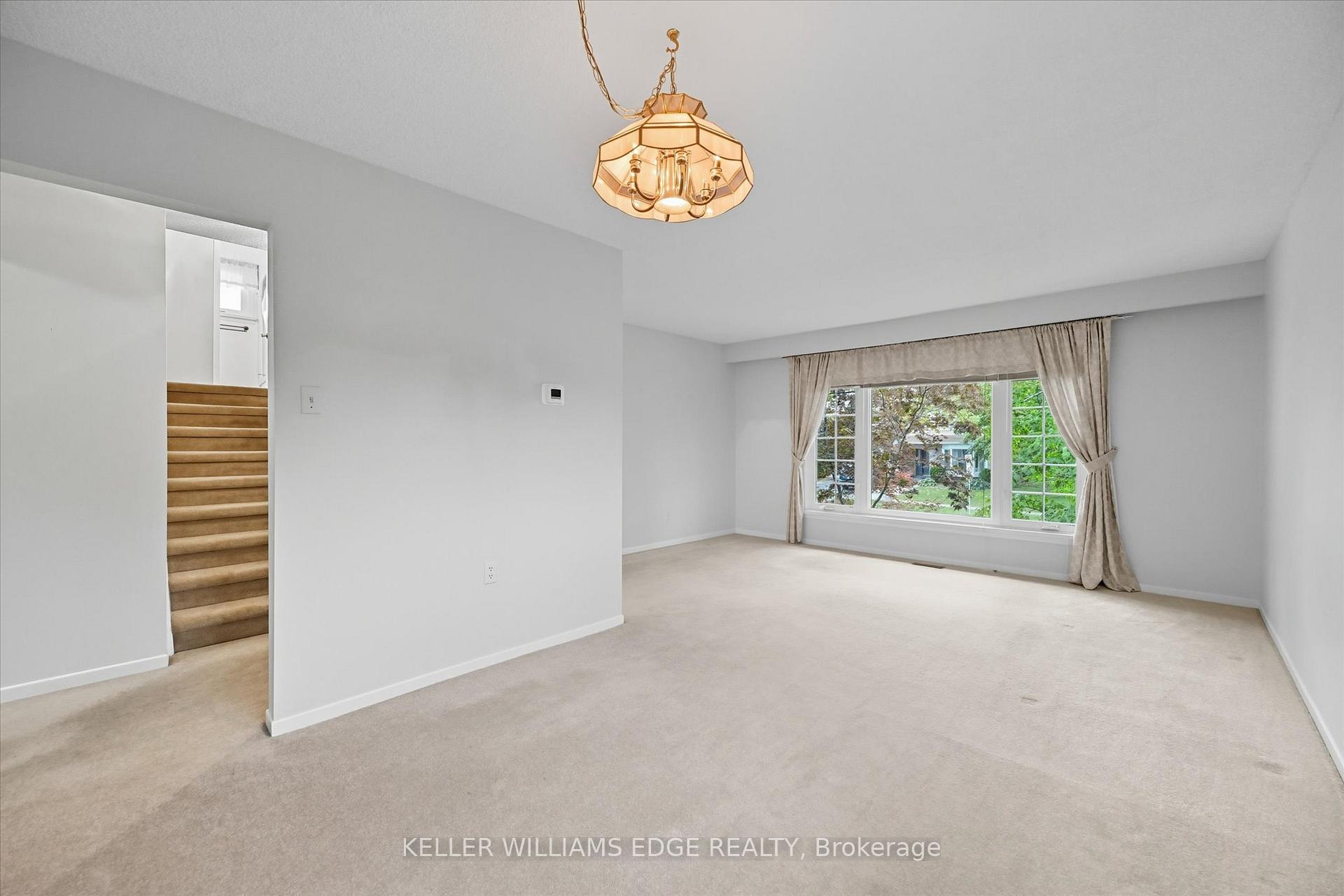 Photo 11 of 2400 Eaglesfield Drive, Burlington, Brant Hills — HOMEH