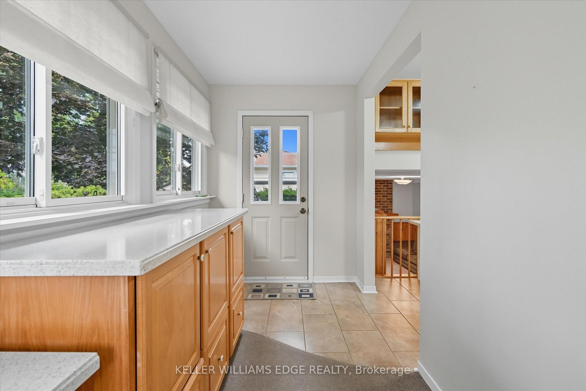 Photo 18 of 2400 Eaglesfield Drive, Burlington, Brant Hills — HOMEH