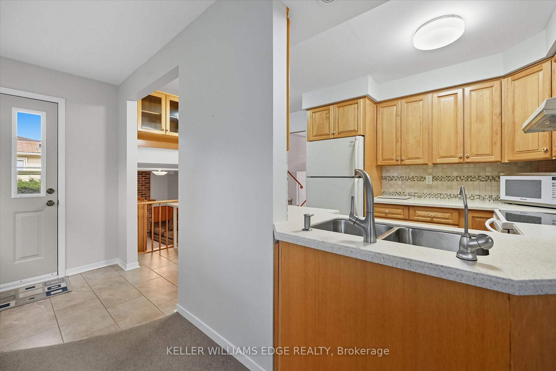 Photo 19 of 2400 Eaglesfield Drive, Burlington, Brant Hills — HOMEH