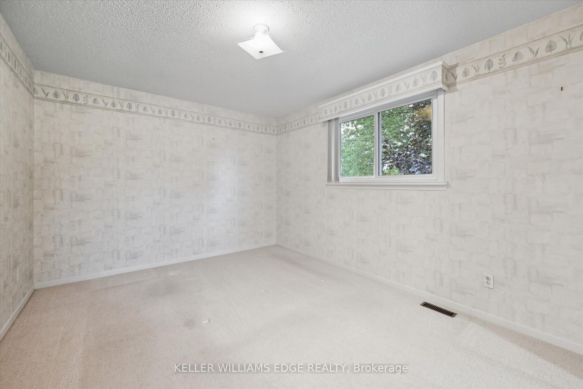 Photo 22 of 2400 Eaglesfield Drive, Burlington, Brant Hills — HOMEH