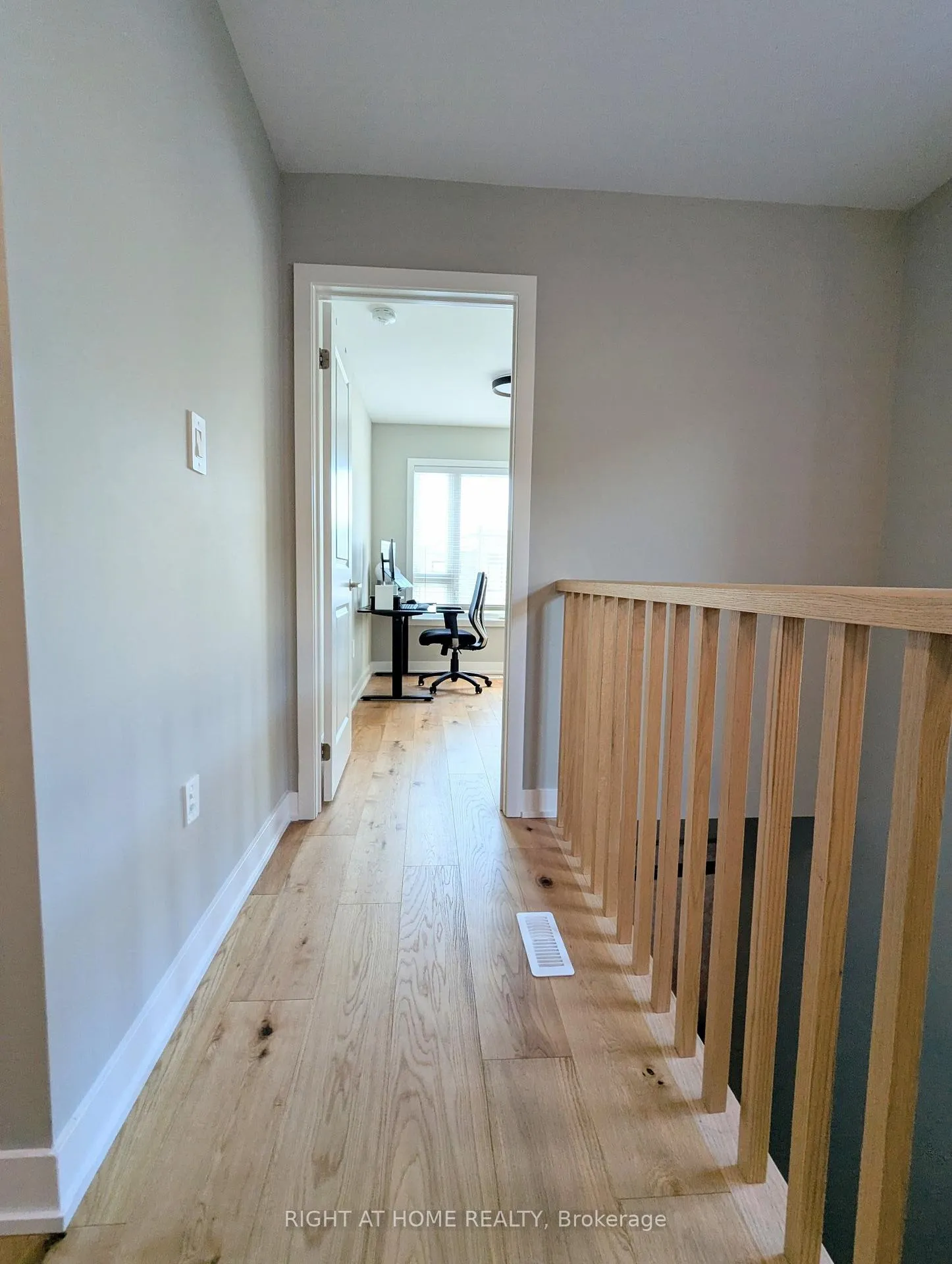 Photo 15 of 22 Westwood Avenue, Barrie, Painswick South — HOMEH