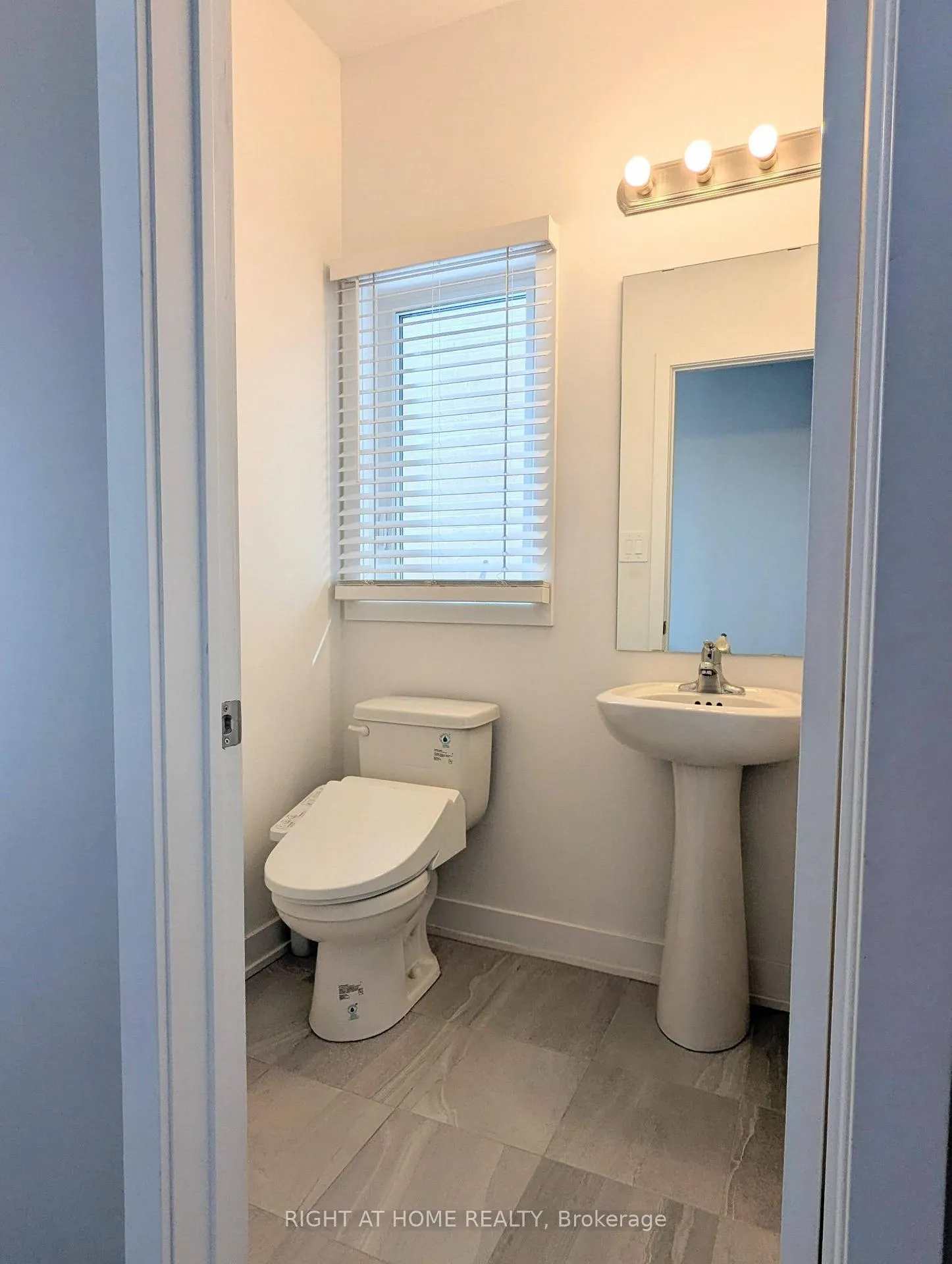 Photo 23 of 22 Westwood Avenue, Barrie, Painswick South — HOMEH