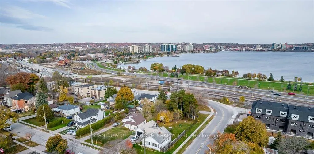 Photo 4 of 121 Cumberland Street, Barrie, Allandale — HOMEH