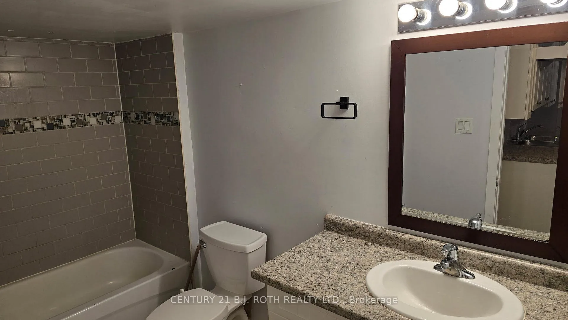 Photo 20 of 121 Cumberland Street, Barrie, Allandale — HOMEH