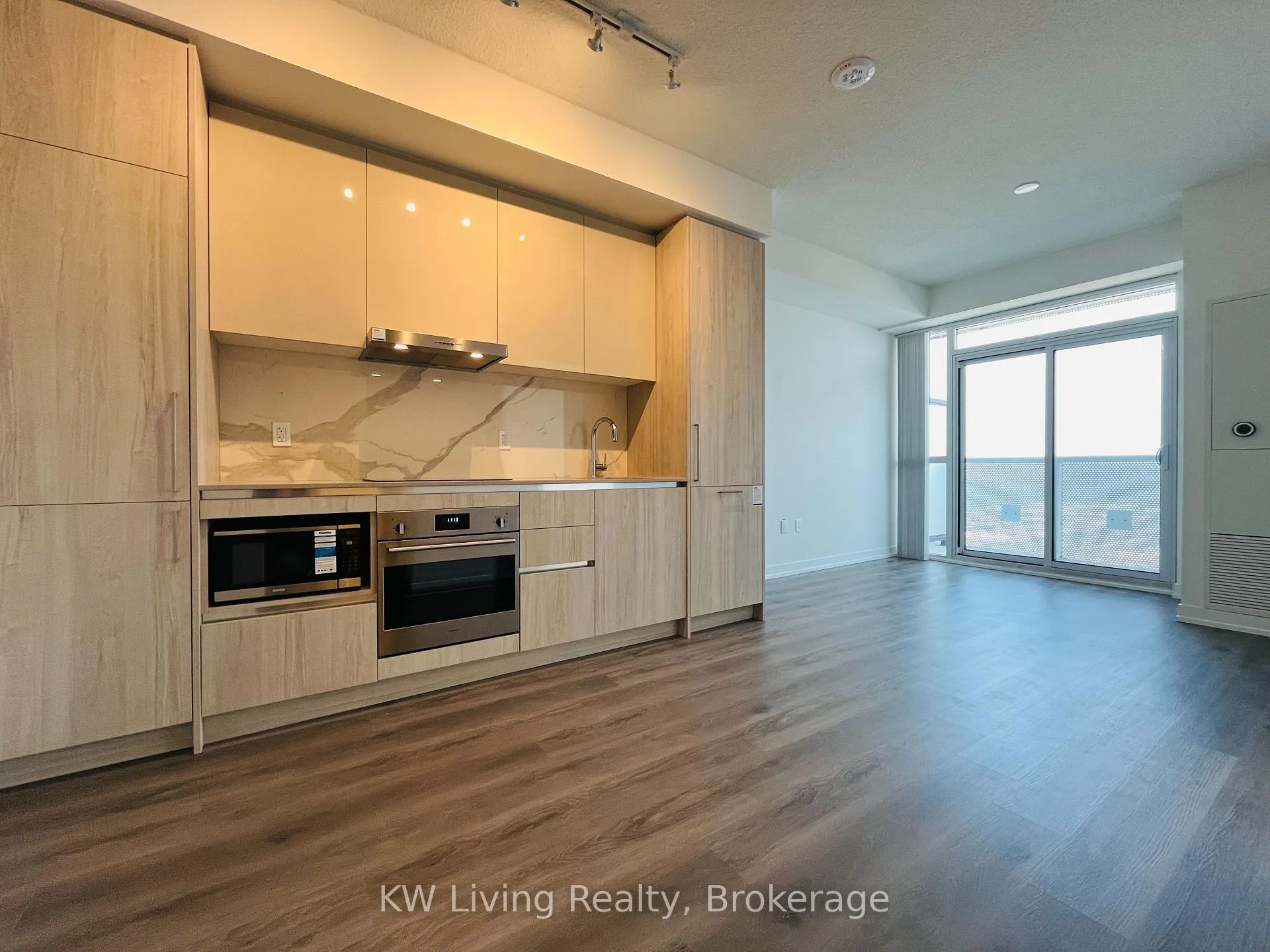 Photo 3 of Unit 6111, 225 Commerce Street, Vaughan, Vaughan Corporate Centre — HOMEH