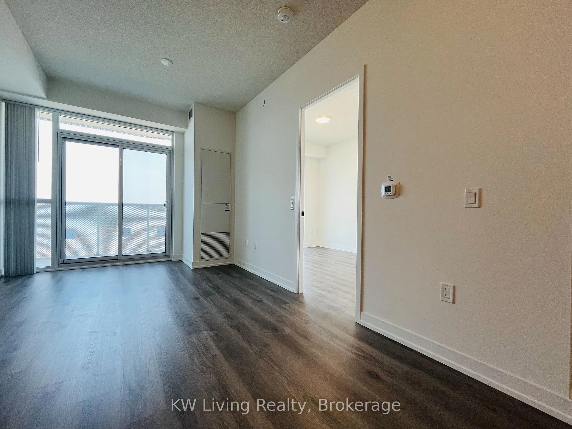 Photo 5 of Unit 6111, 225 Commerce Street, Vaughan, Vaughan Corporate Centre — HOMEH