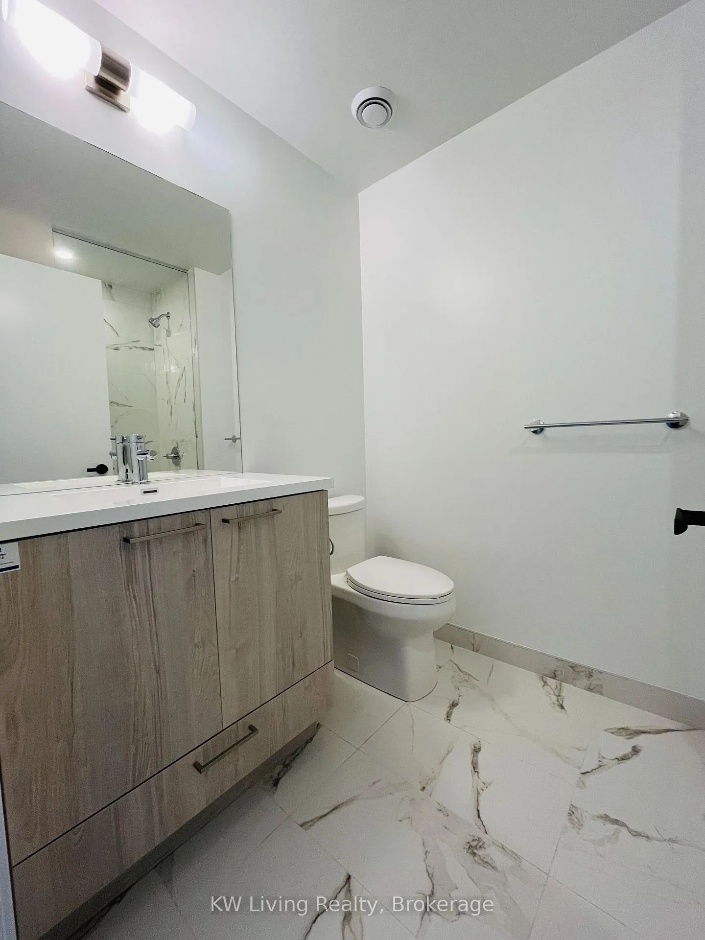 Photo 6 of Unit 6111, 225 Commerce Street, Vaughan, Vaughan Corporate Centre — HOMEH