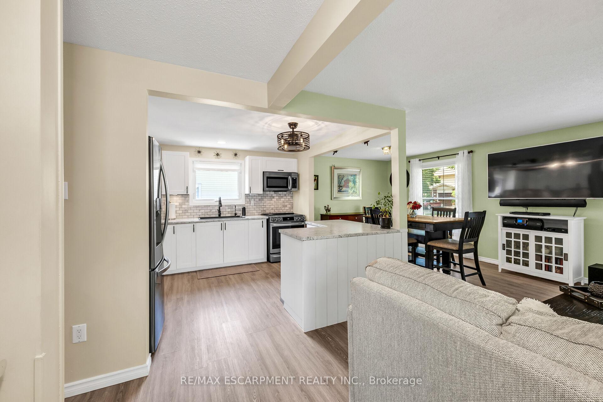 Photo 5 of 42 Knightswood Crescent, Brant, Brantford Twp — HOMEH