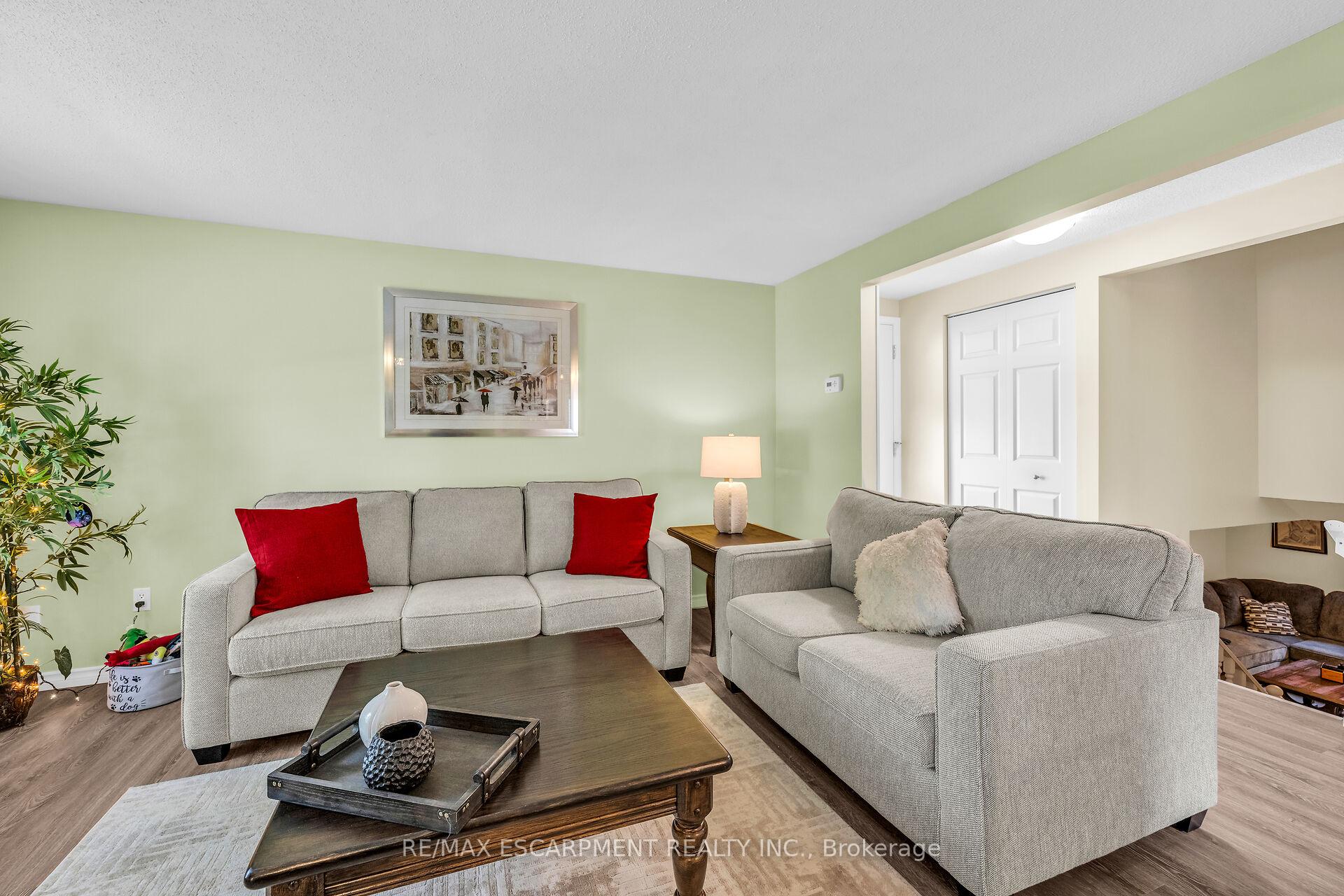 Photo 17 of 42 Knightswood Crescent, Brant, Brantford Twp — HOMEH