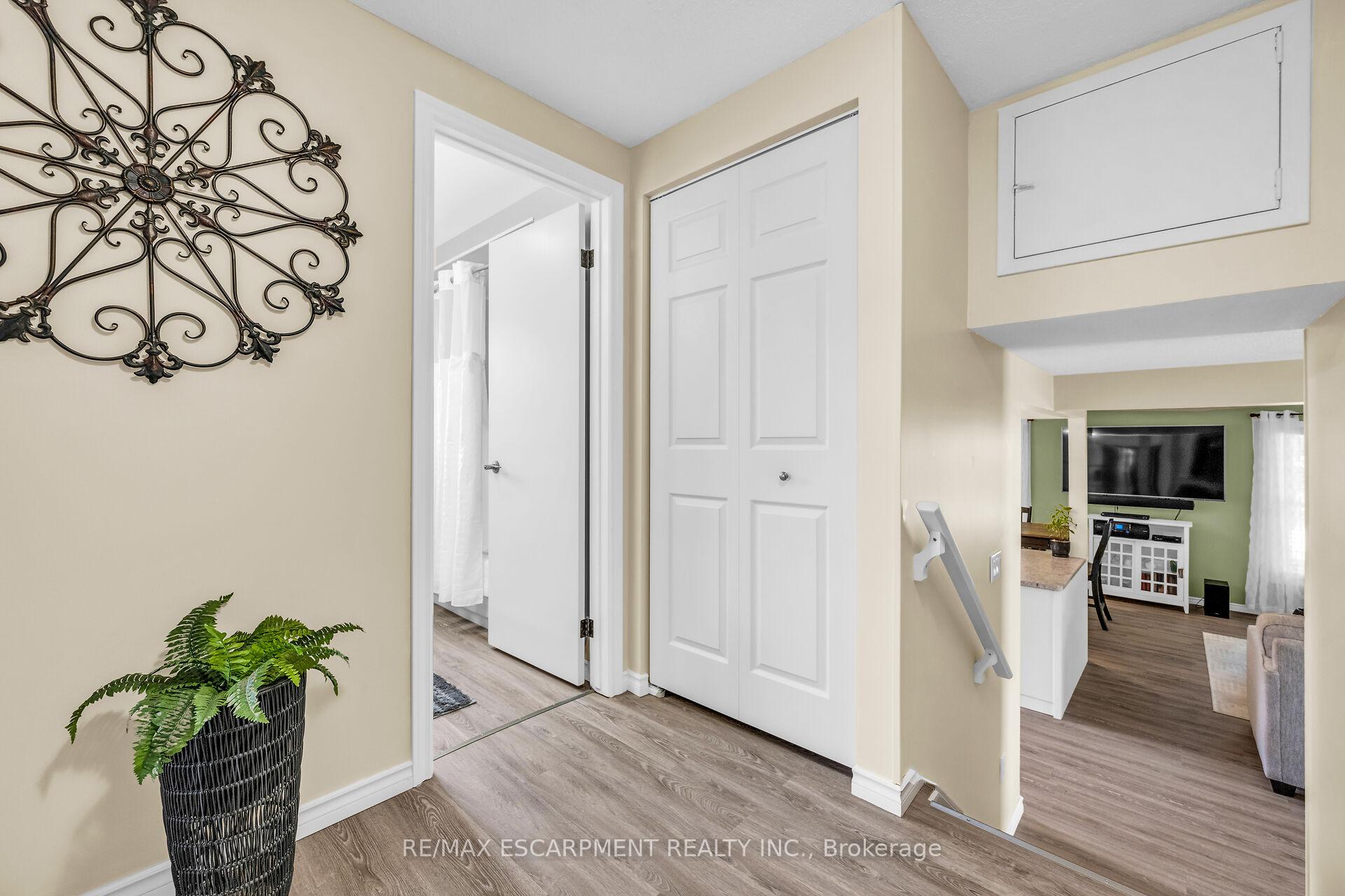 Photo 20 of 42 Knightswood Crescent, Brant, Brantford Twp — HOMEH