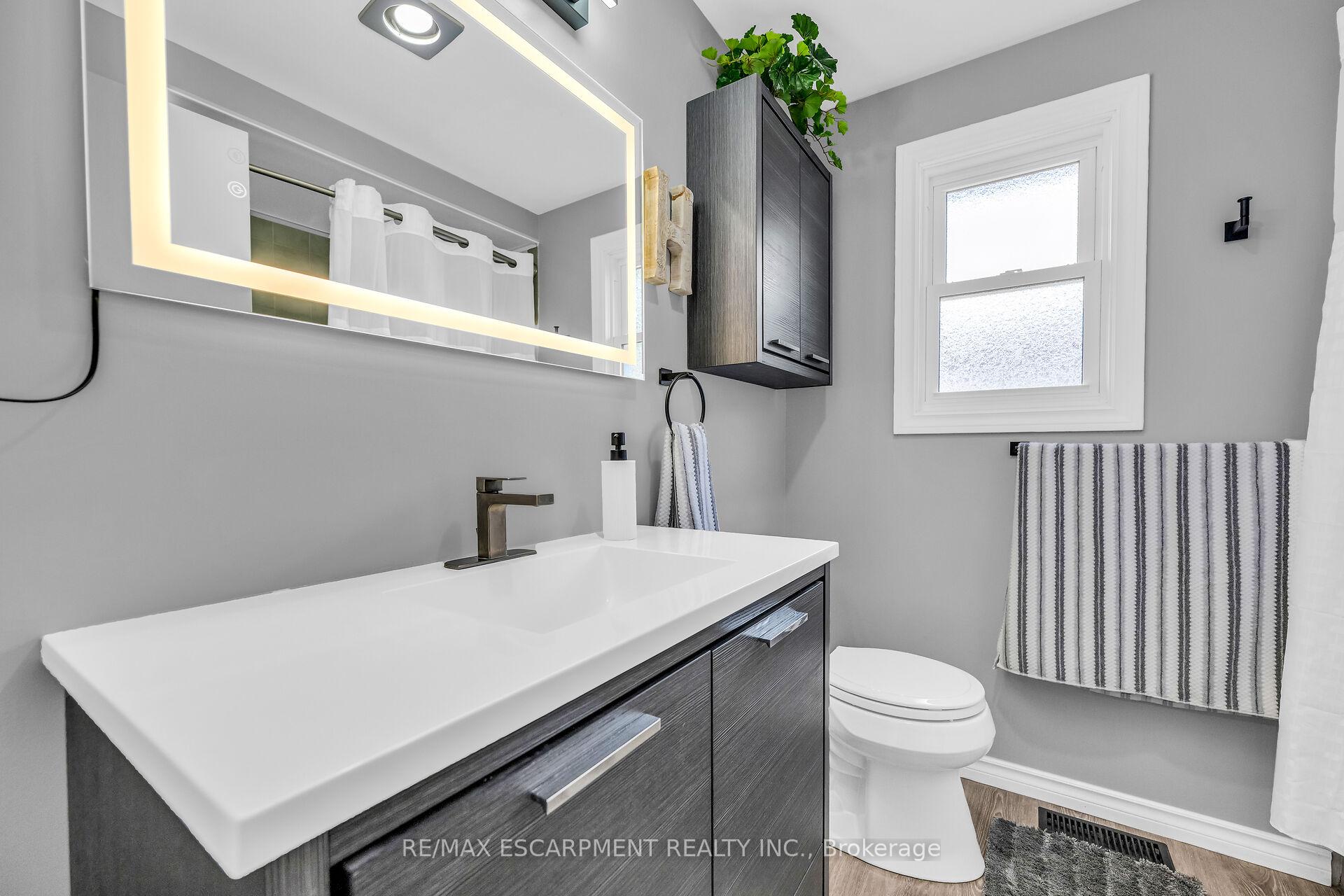Photo 21 of 42 Knightswood Crescent, Brant, Brantford Twp — HOMEH
