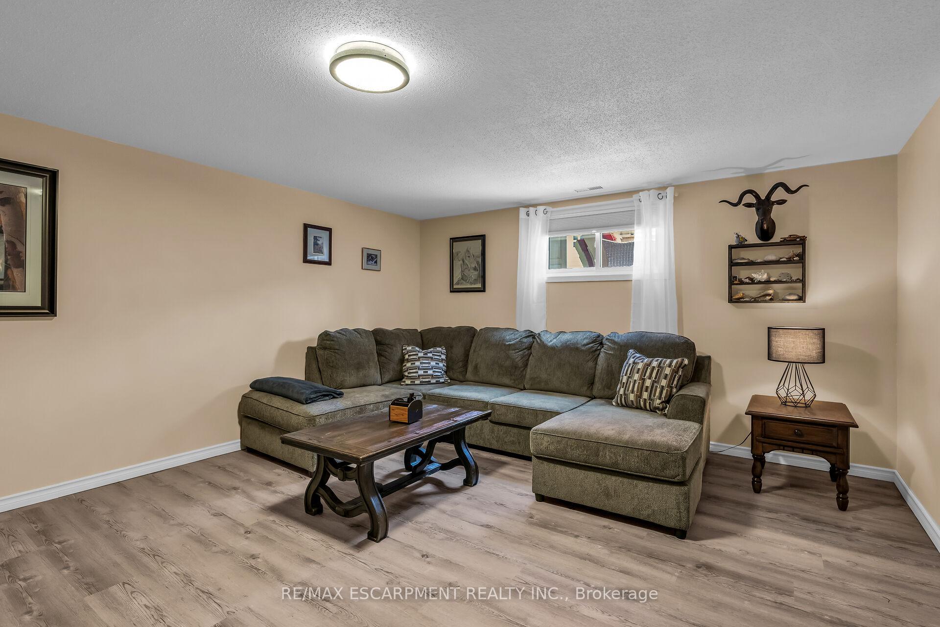 Photo 23 of 42 Knightswood Crescent, Brant, Brantford Twp — HOMEH