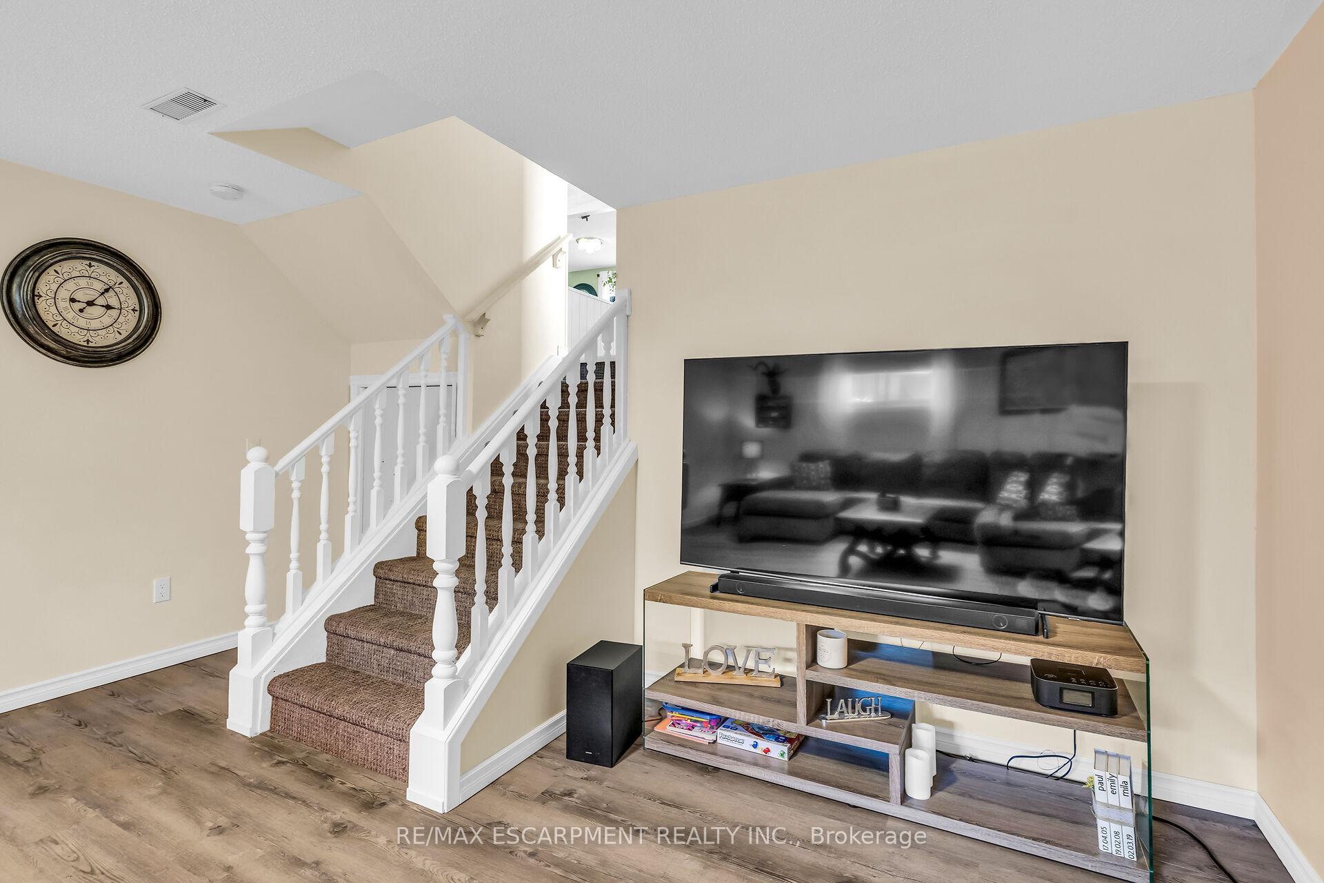 Photo 24 of 42 Knightswood Crescent, Brant, Brantford Twp — HOMEH