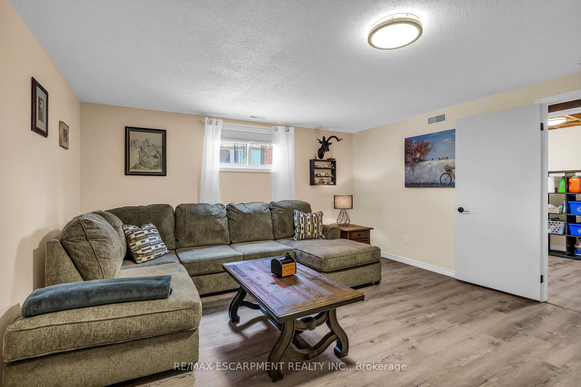 Photo 26 of 42 Knightswood Crescent, Brant, Brantford Twp — HOMEH