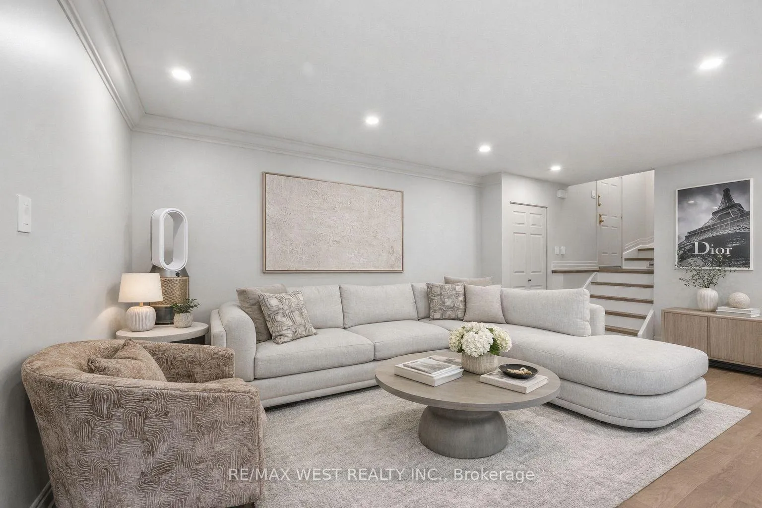 Photo 7 of Unit TH #10, 100 Arbors Lane, Vaughan, West Woodbridge — HOMEH