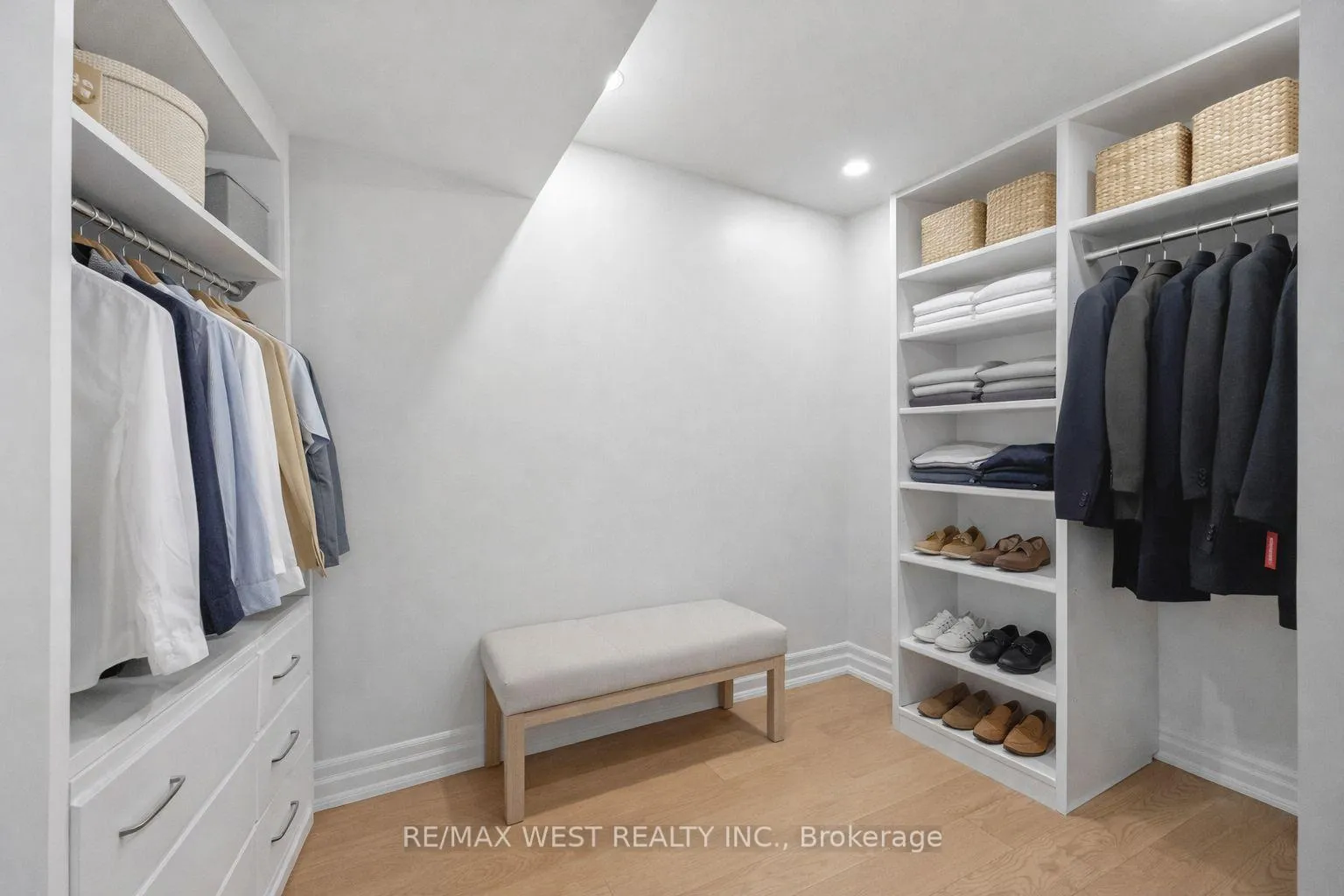 Photo 21 of Unit TH #10, 100 Arbors Lane, Vaughan, West Woodbridge — HOMEH