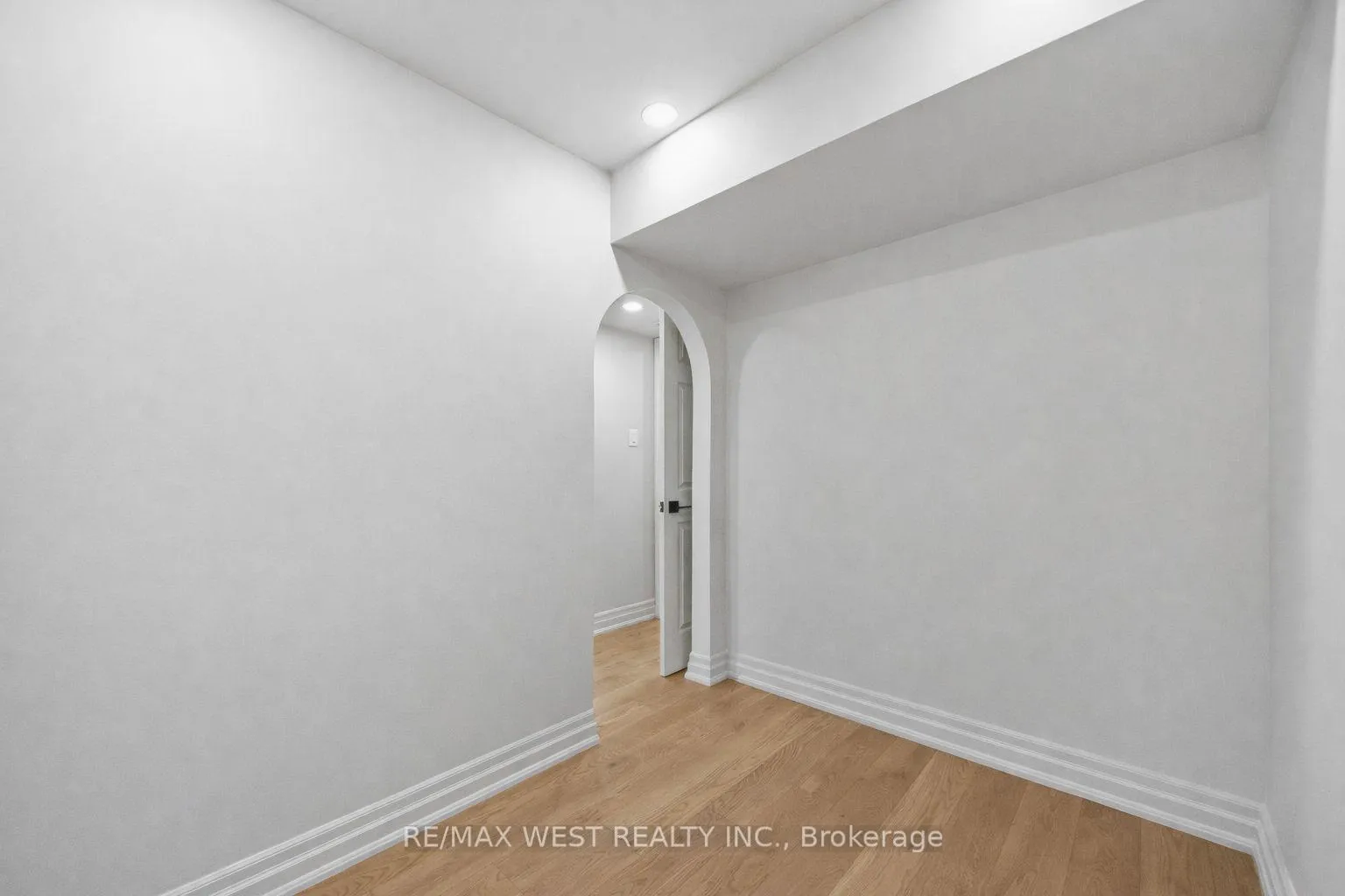 Photo 22 of Unit TH #10, 100 Arbors Lane, Vaughan, West Woodbridge — HOMEH