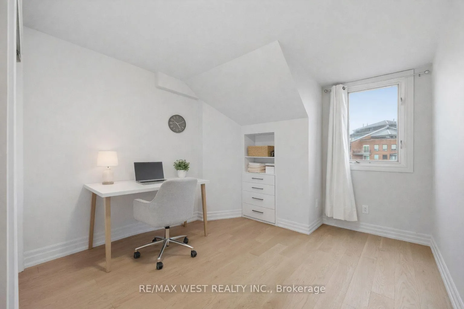 Photo 26 of Unit TH #10, 100 Arbors Lane, Vaughan, West Woodbridge — HOMEH