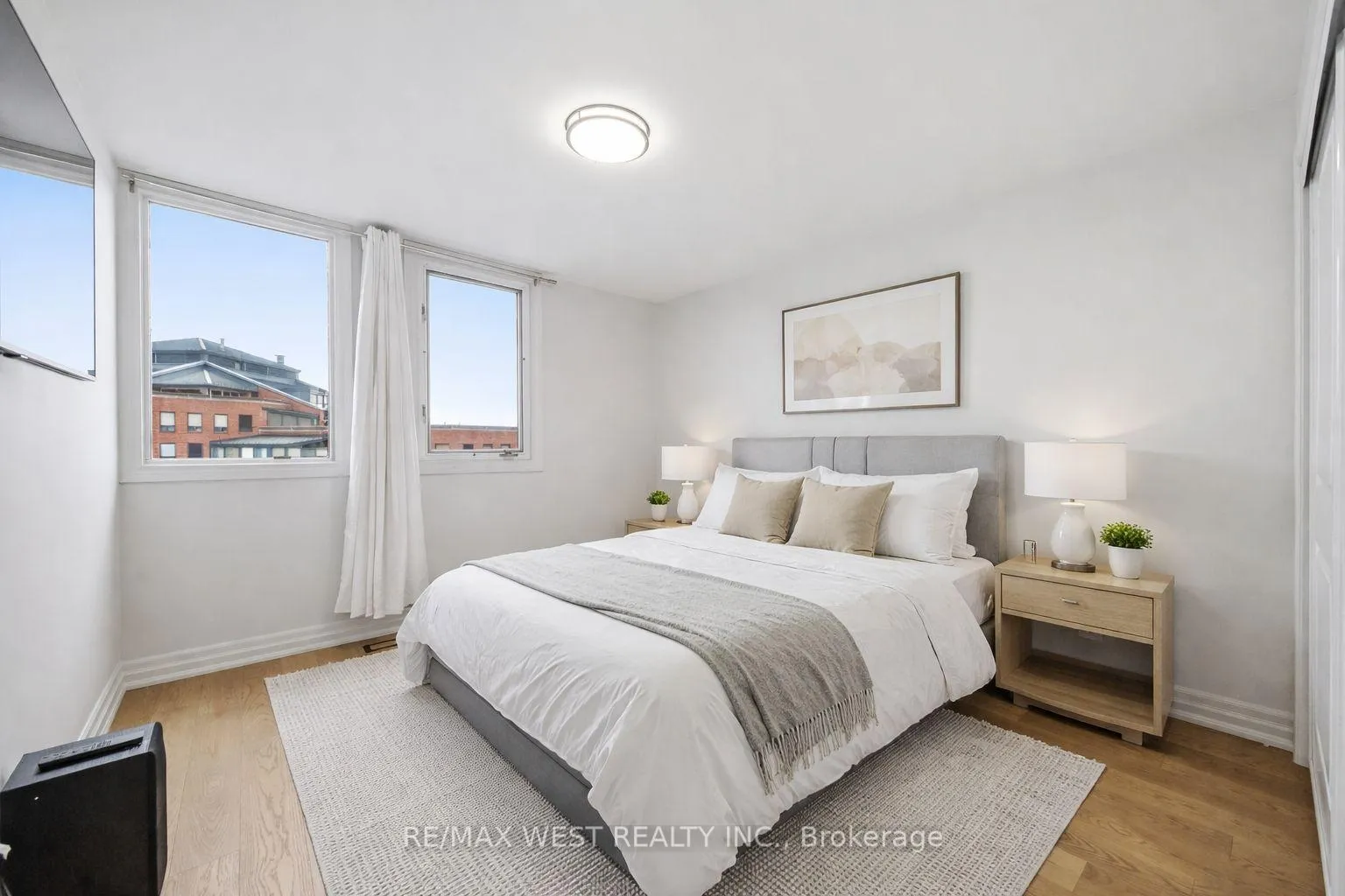 Photo 30 of Unit TH #10, 100 Arbors Lane, Vaughan, West Woodbridge — HOMEH