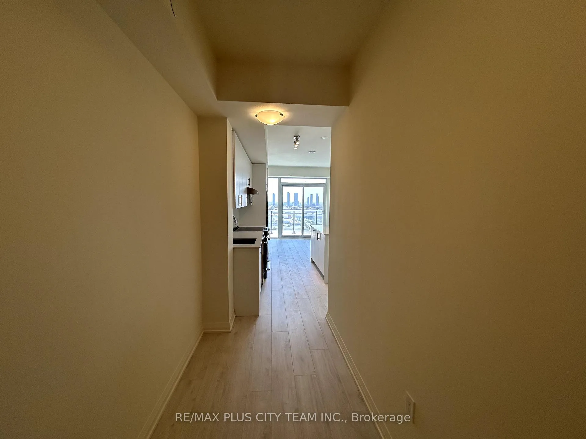 Photo 2 of Unit 2123, 8960 Jane Street, Vaughan, Vellore Village — HOMEH