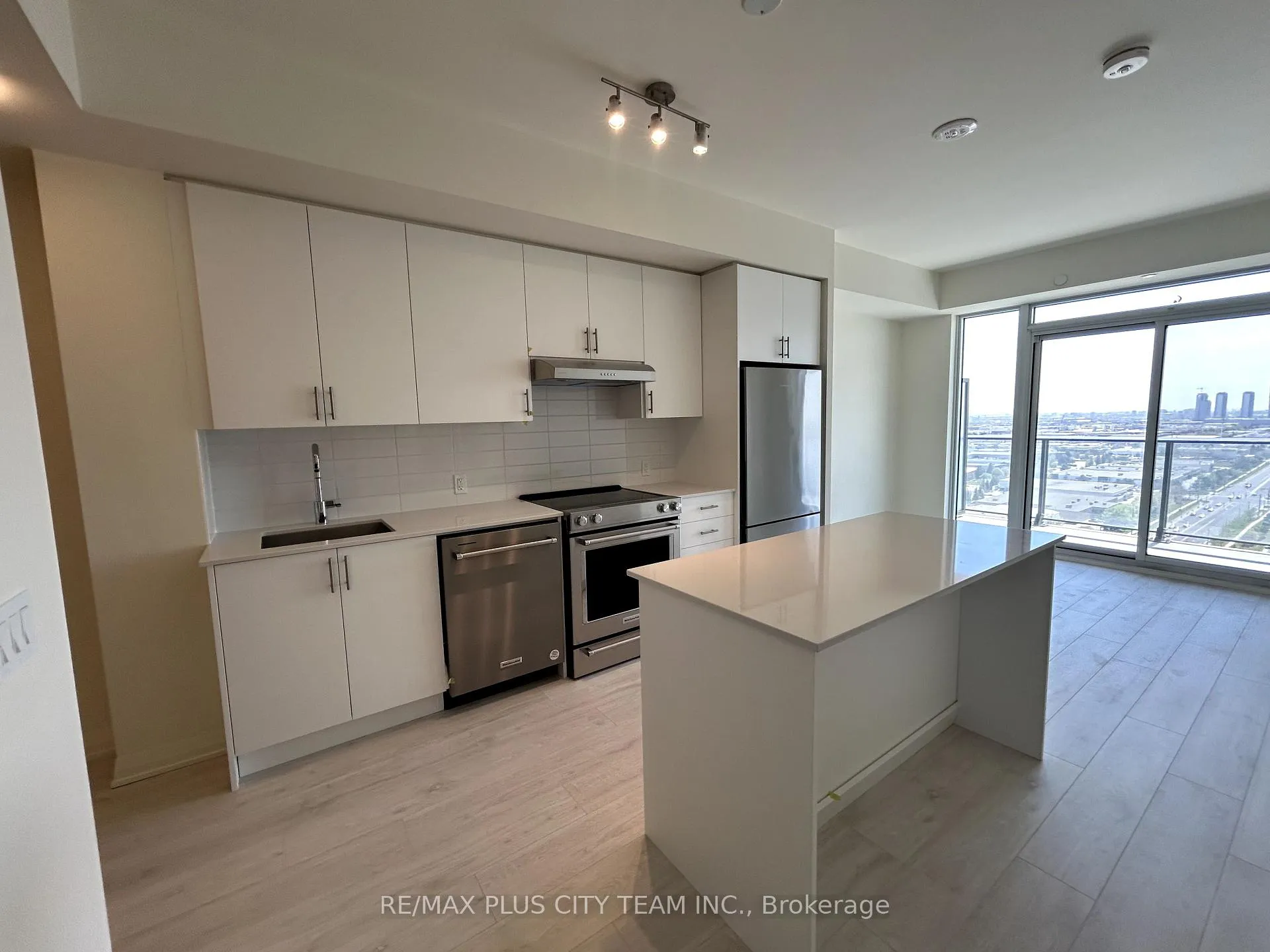 Photo 5 of Unit 2123, 8960 Jane Street, Vaughan, Vellore Village — HOMEH