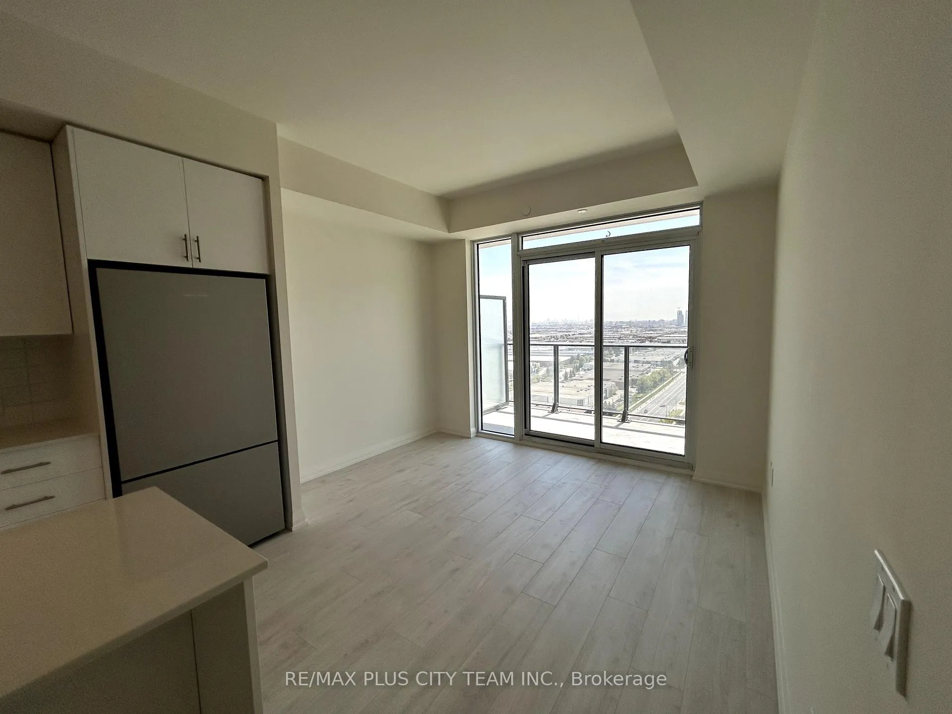 Photo 9 of Unit 2123, 8960 Jane Street, Vaughan, Vellore Village — HOMEH