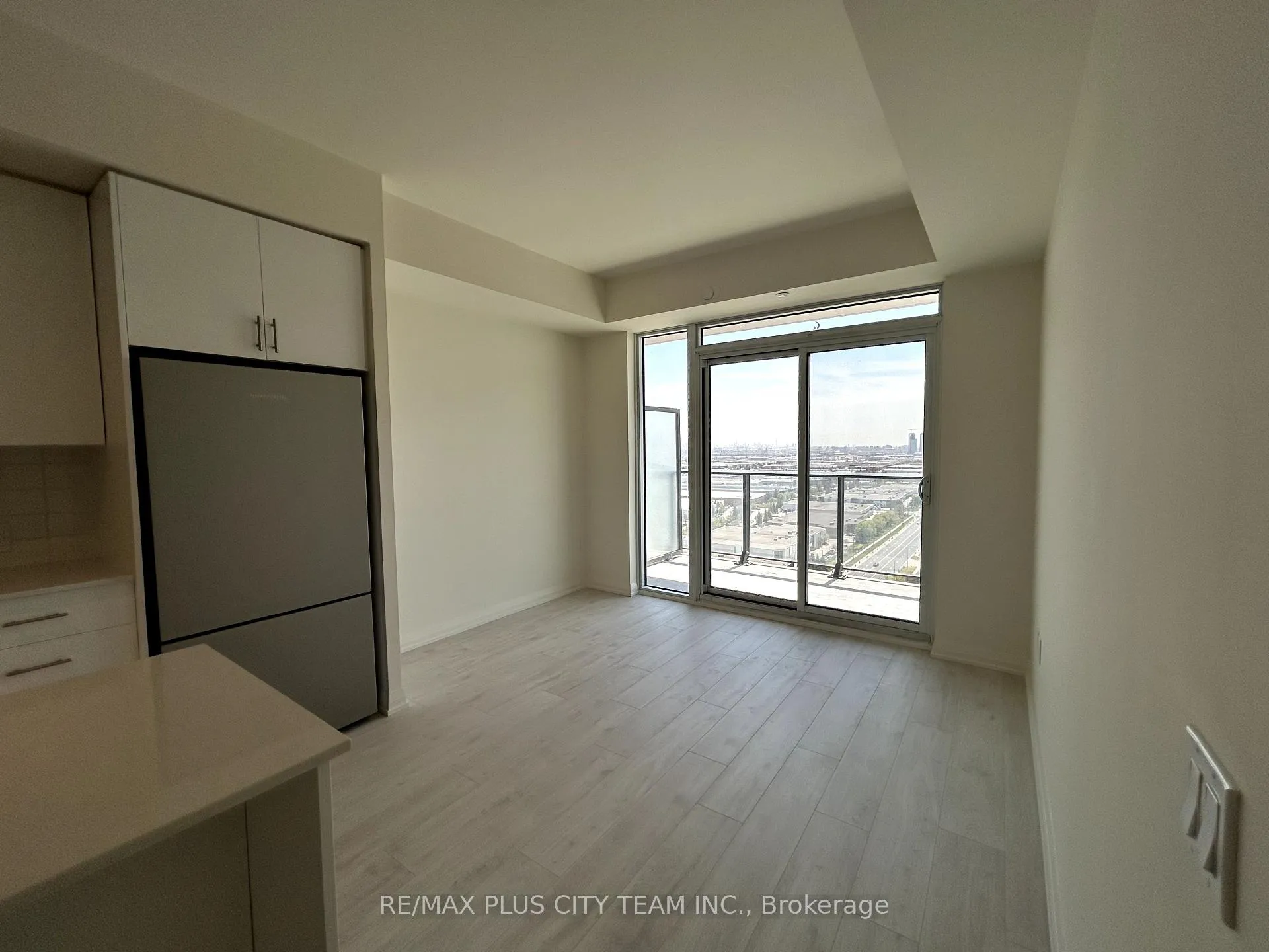 Photo 10 of Unit 2123, 8960 Jane Street, Vaughan, Vellore Village — HOMEH