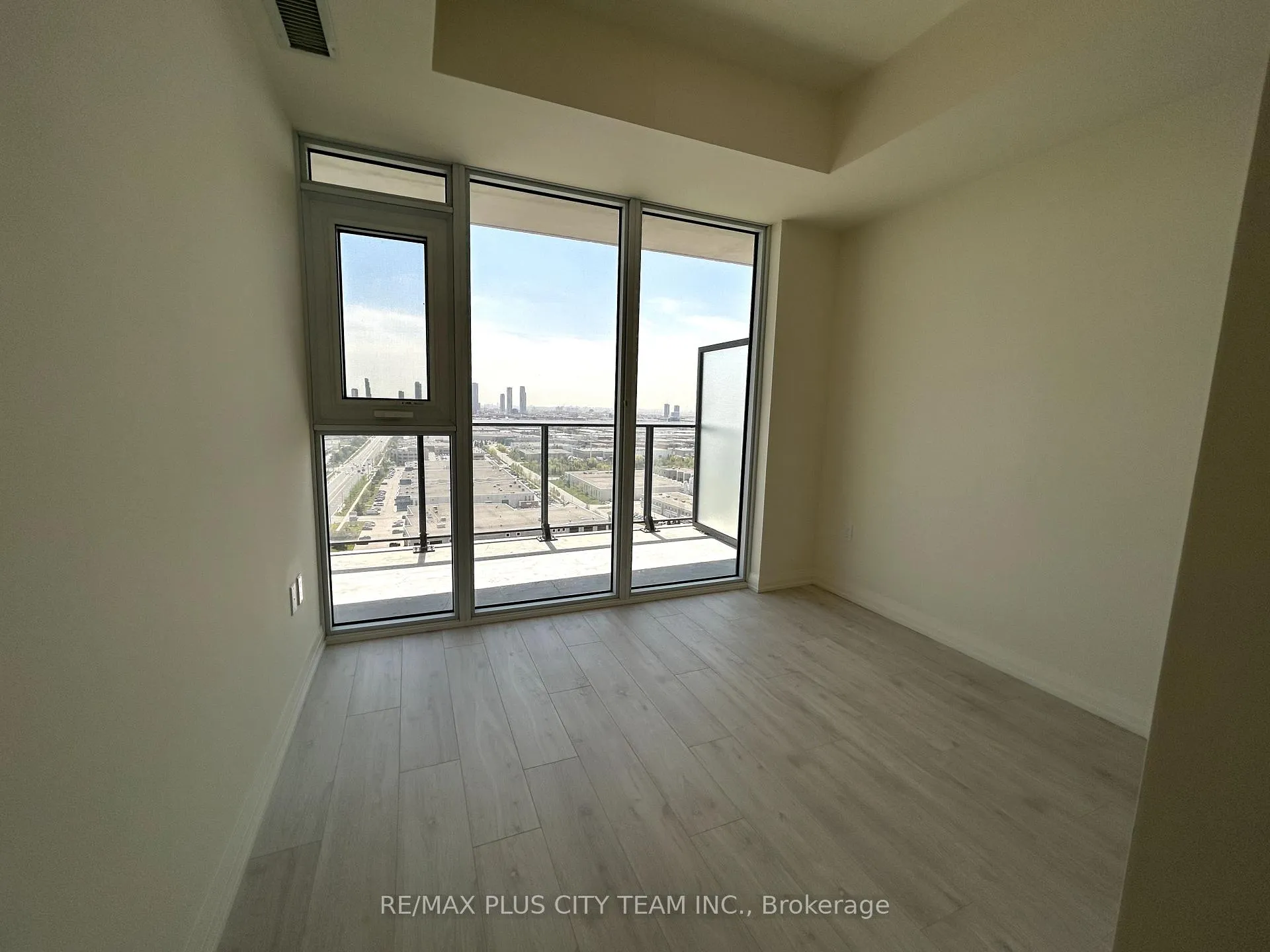 Photo 11 of Unit 2123, 8960 Jane Street, Vaughan, Vellore Village — HOMEH