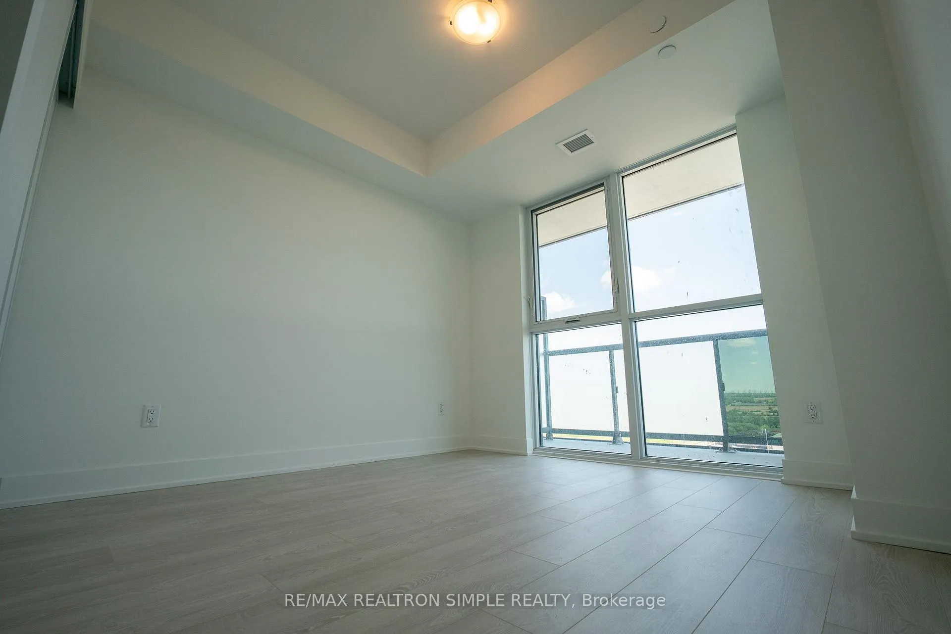 Photo 4 of Unit 2601, 2545 Simcoe Street N, Oshawa, Windfields — HOMEH