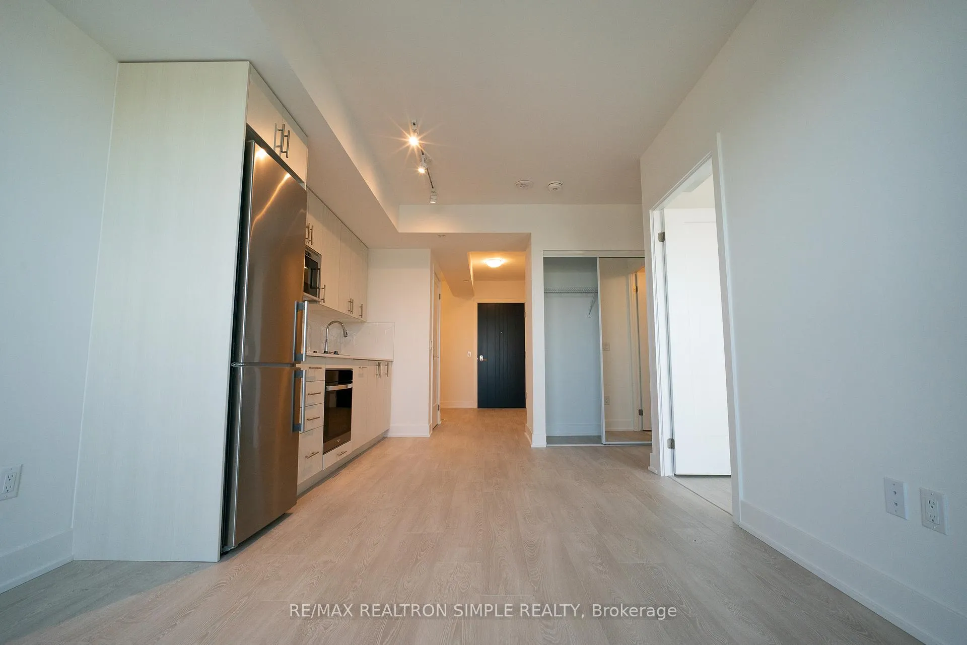 Photo 8 of Unit 2601, 2545 Simcoe Street N, Oshawa, Windfields — HOMEH