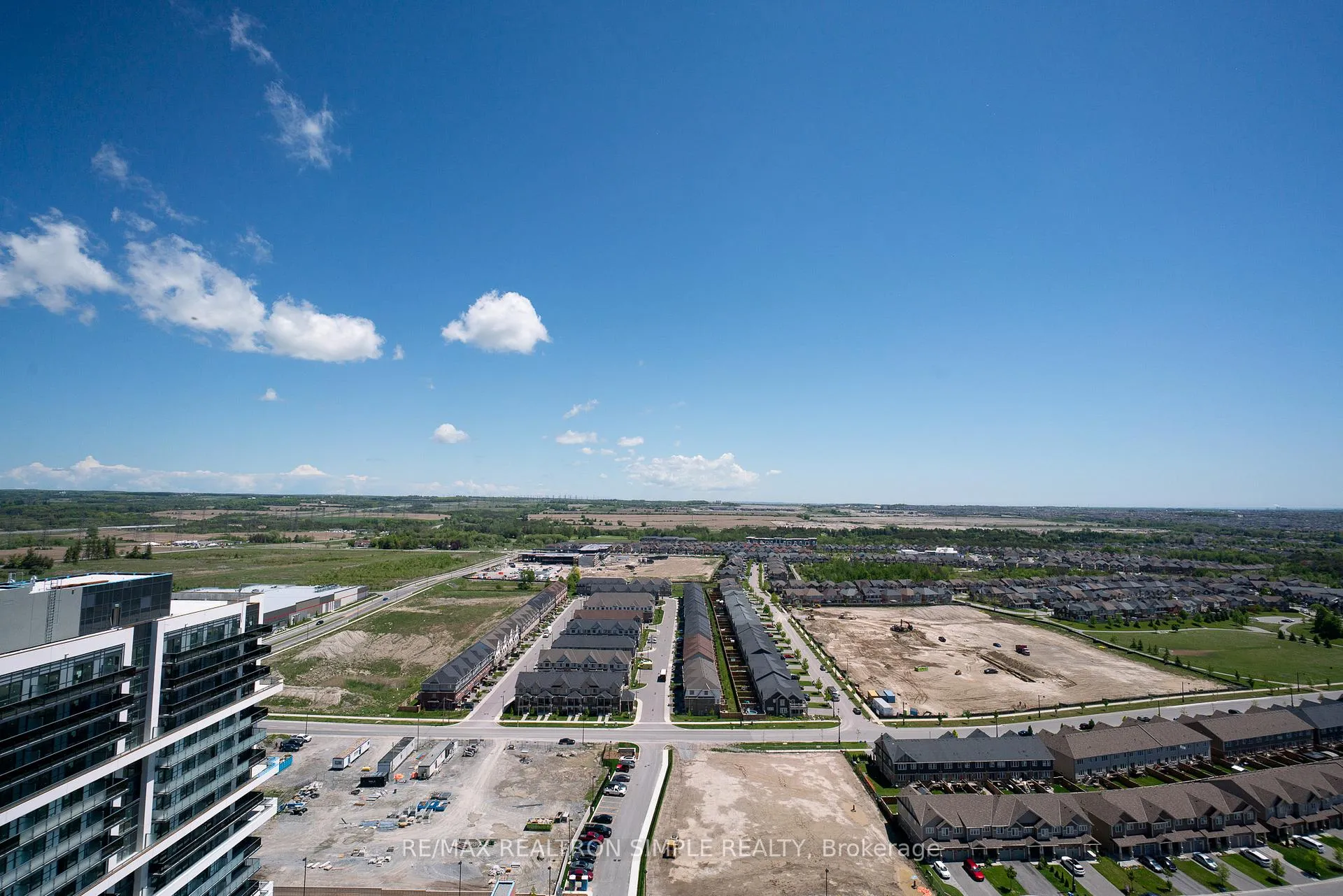 Photo 12 of Unit 2601, 2545 Simcoe Street N, Oshawa, Windfields — HOMEH