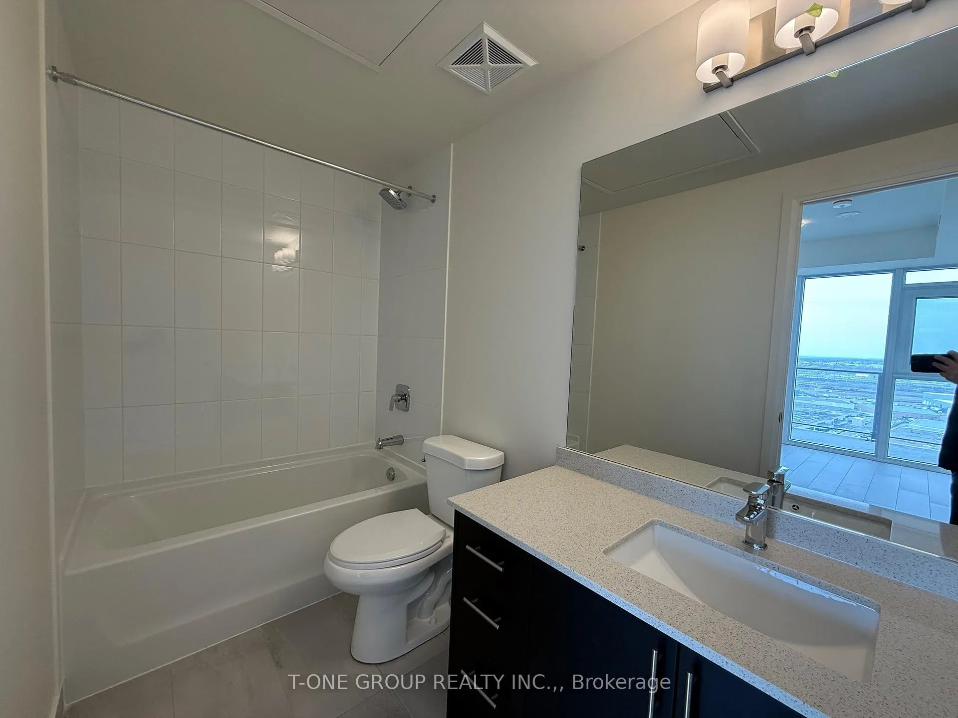 Photo 13 of Unit 2005, 8960 Jane Street, Vaughan, Concord — HOMEH