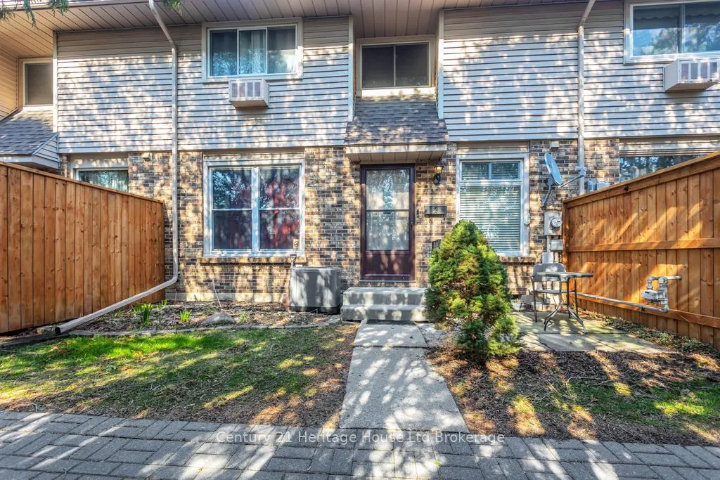 Front of Unit 18, 1 Lamers Court