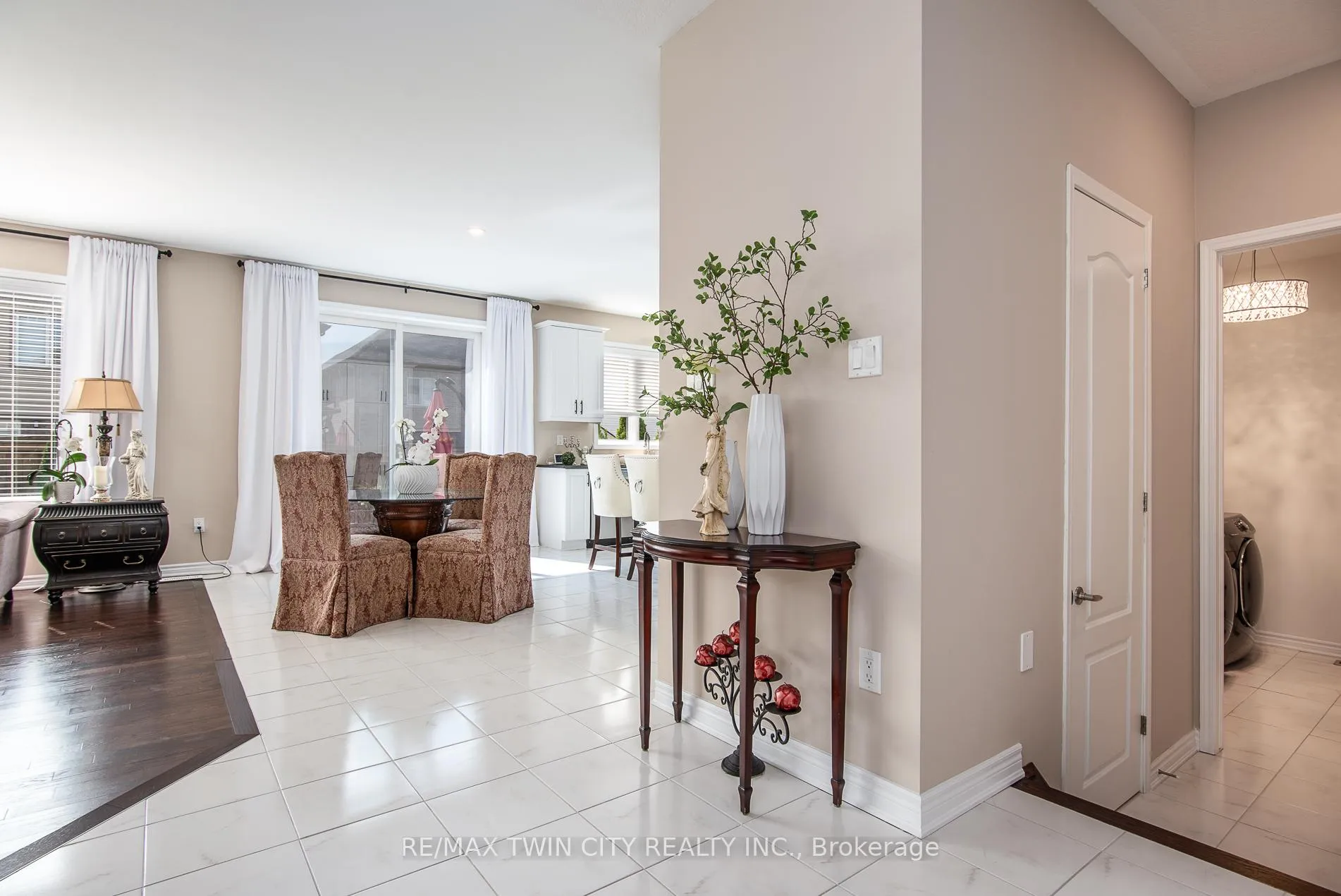 Photo 9 of 232 Shady Glen Crescent, Kitchener, Trussler — HOMEH