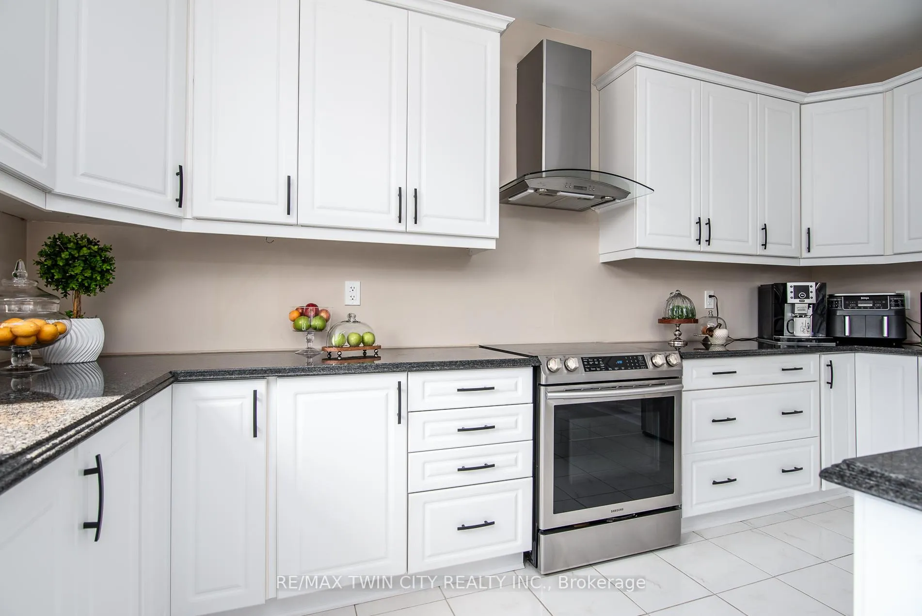 Photo 16 of 232 Shady Glen Crescent, Kitchener, Trussler — HOMEH