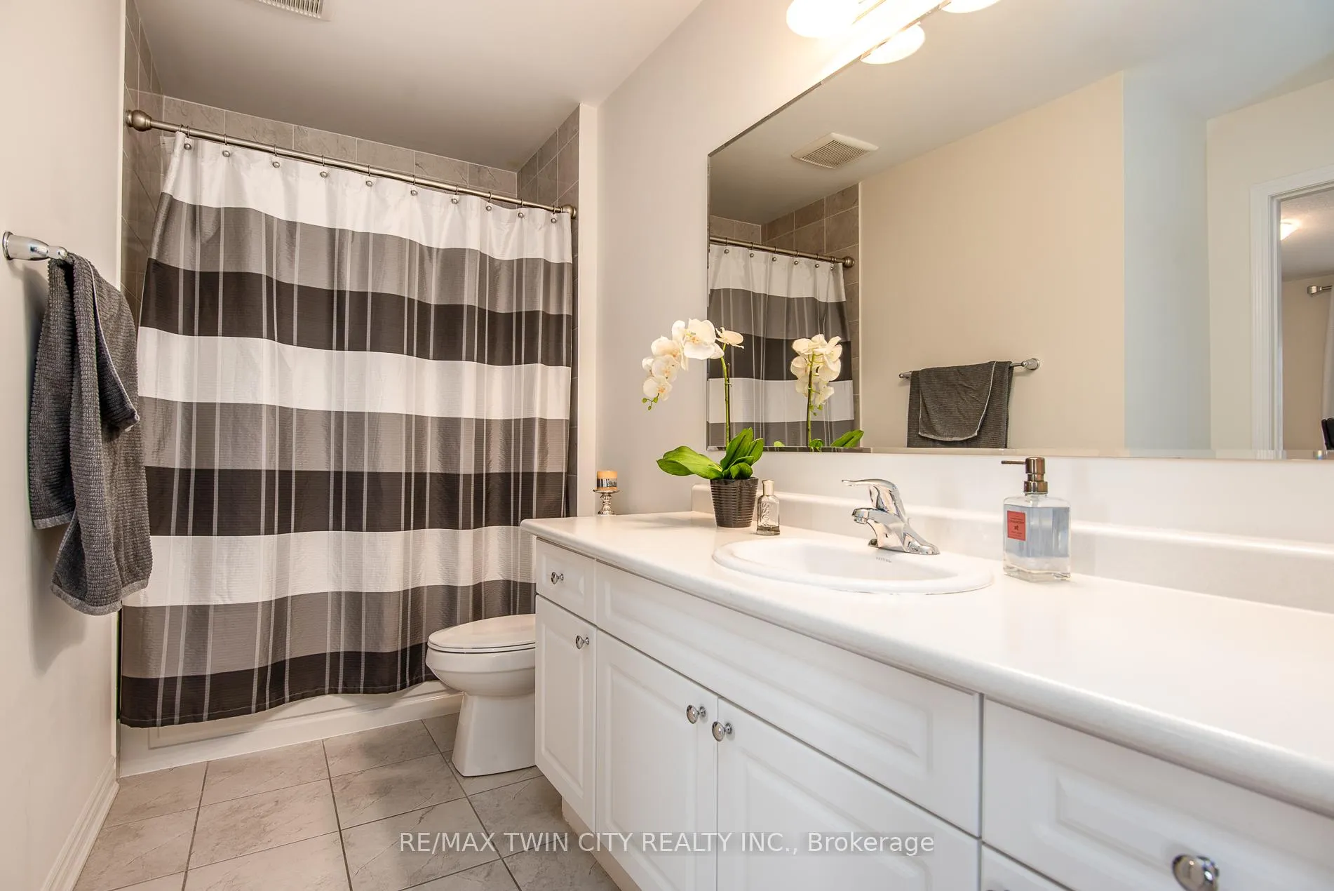 Photo 35 of 232 Shady Glen Crescent, Kitchener, Trussler — HOMEH