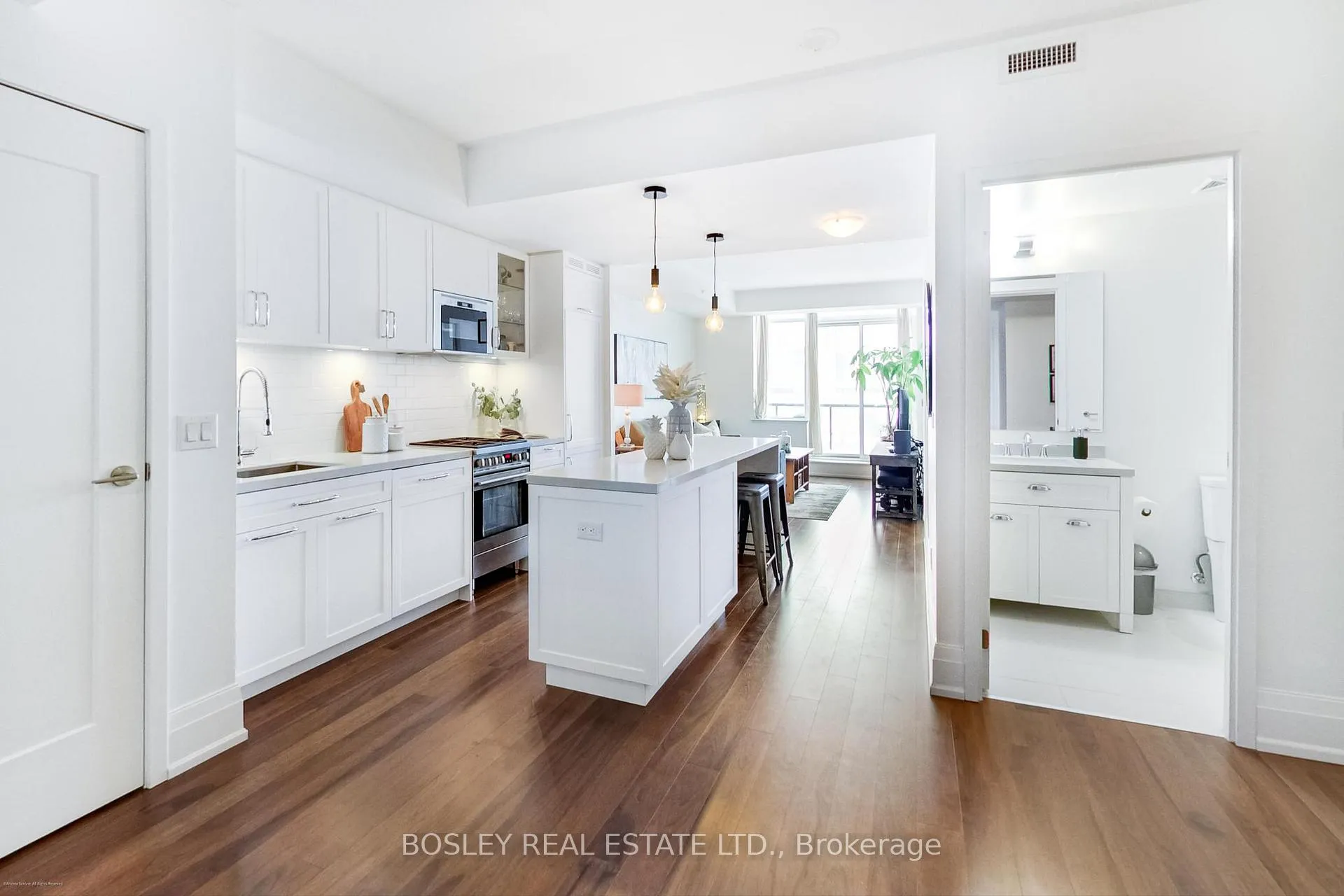 Photo 3 of Unit 506, 25 Malcolm Road, Toronto, Leaside — HOMEH