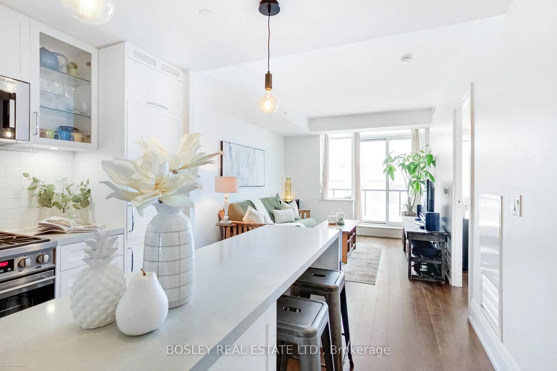 Photo 7 of Unit 506, 25 Malcolm Road, Toronto, Leaside — HOMEH