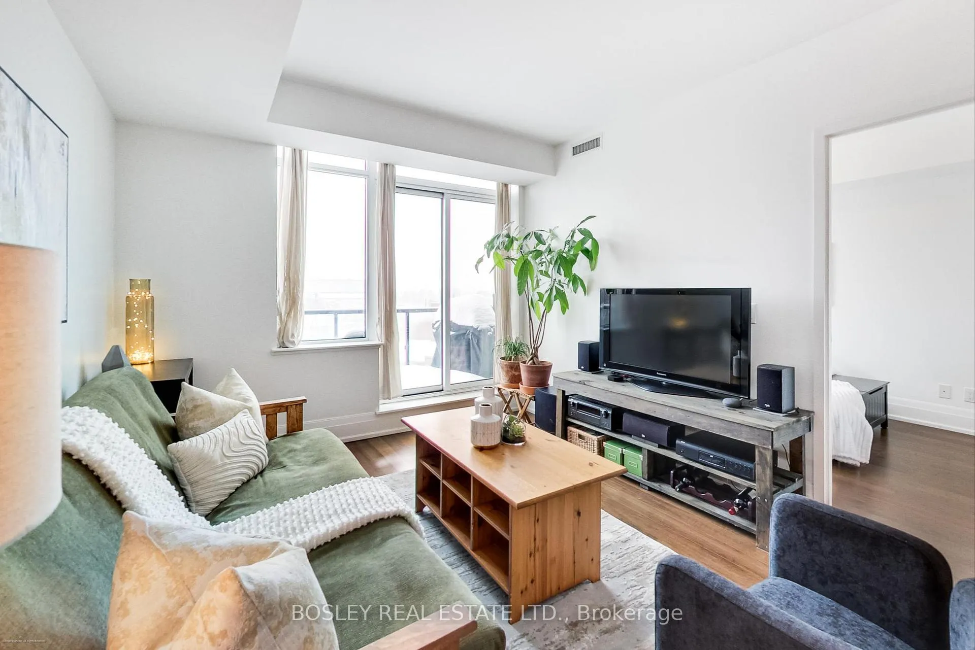 Photo 10 of Unit 506, 25 Malcolm Road, Toronto, Leaside — HOMEH