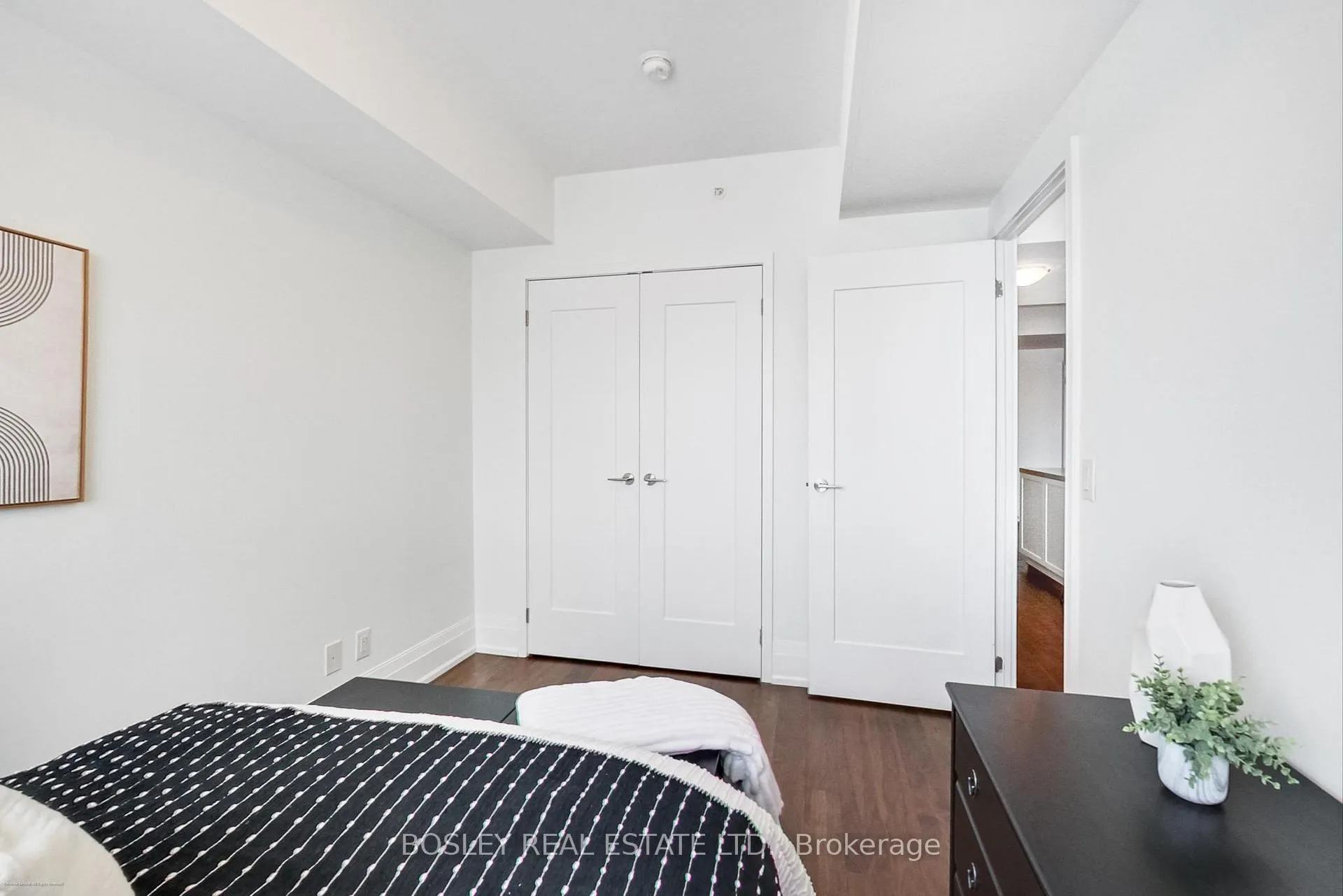 Photo 17 of Unit 506, 25 Malcolm Road, Toronto, Leaside — HOMEH