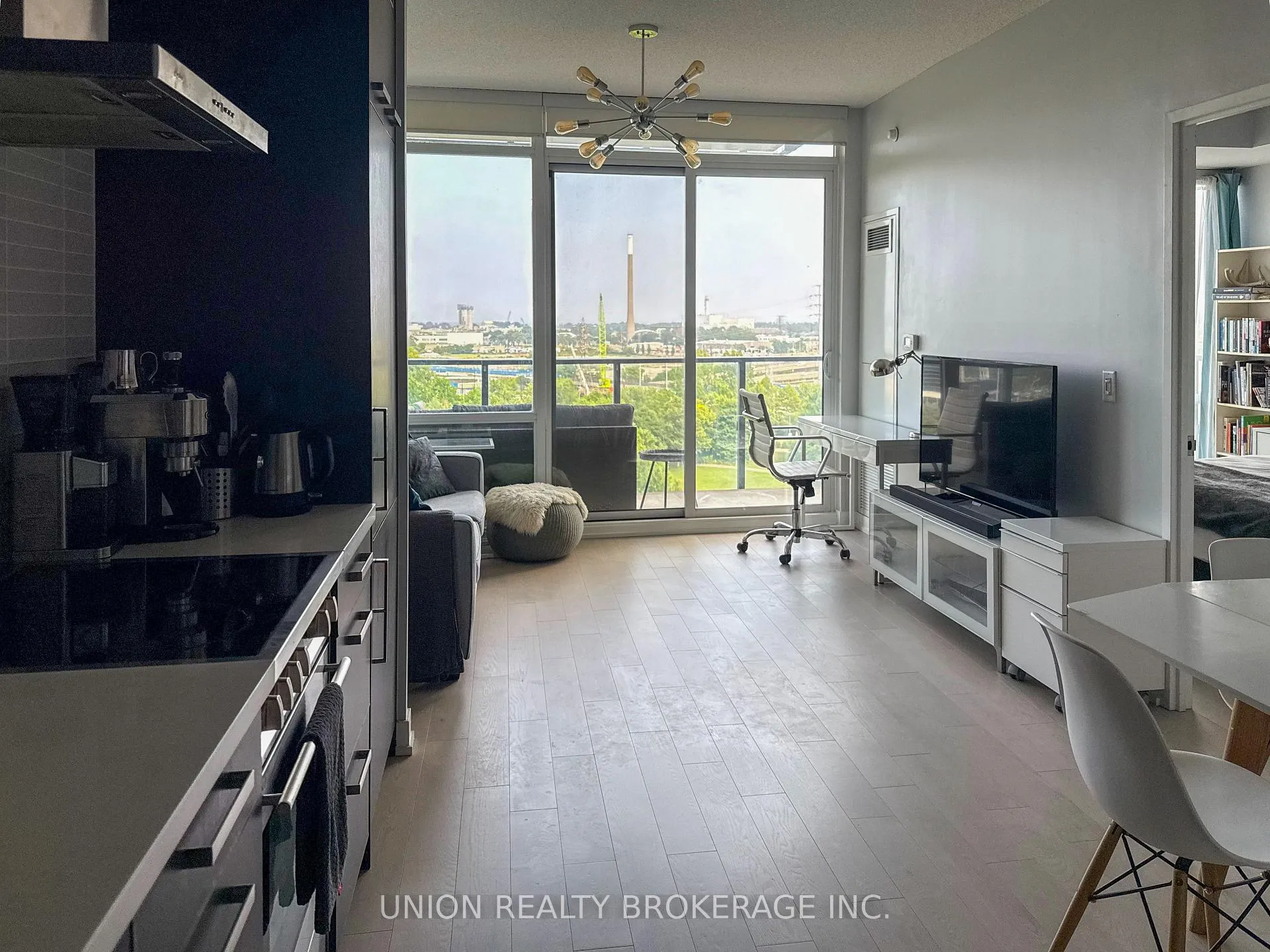 Photo 3 of Unit N913, 120 Bayview Avenue, Toronto, Waterfront Communities — HOMEH