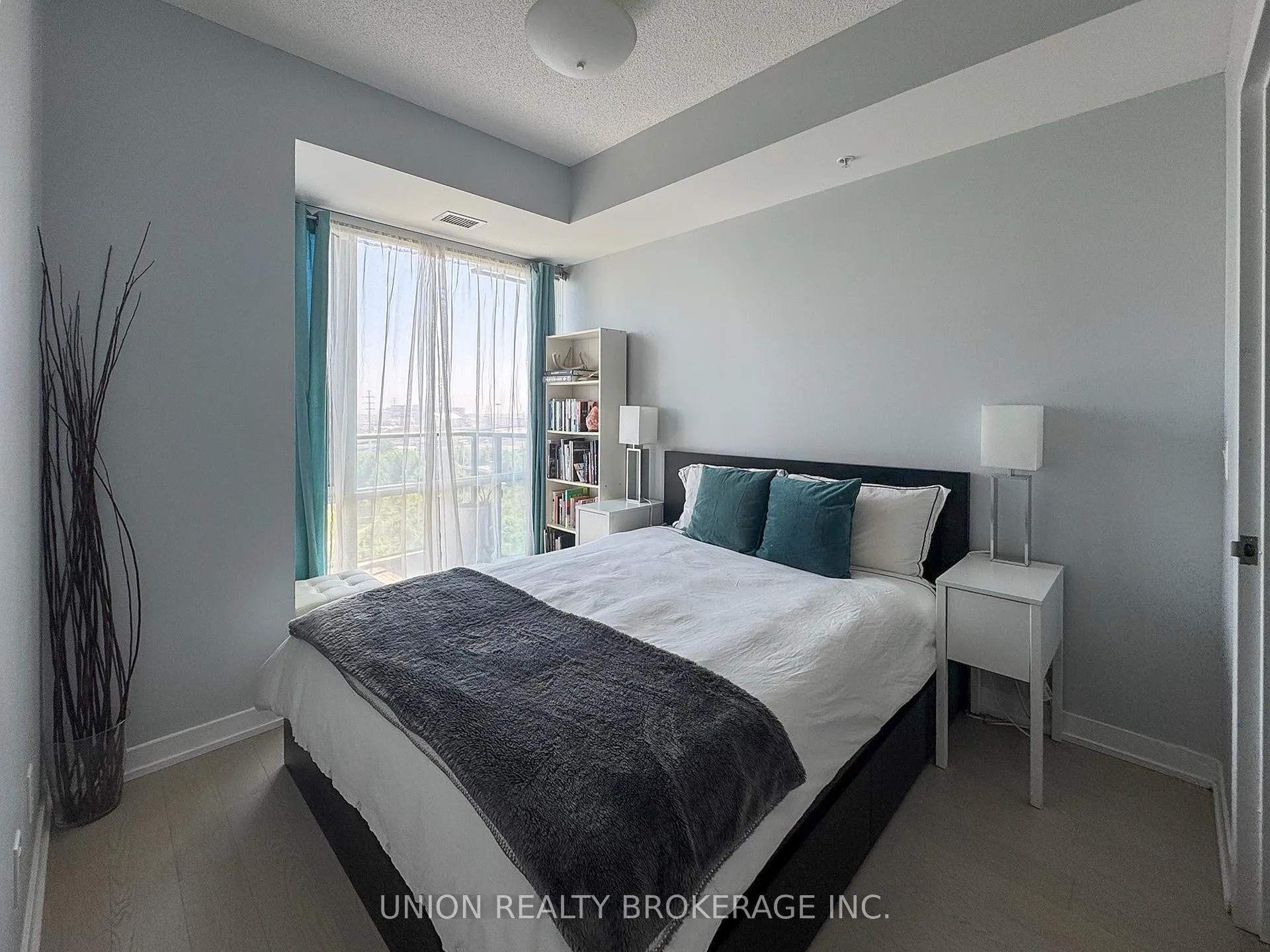 Photo 6 of Unit N913, 120 Bayview Avenue, Toronto, Waterfront Communities — HOMEH