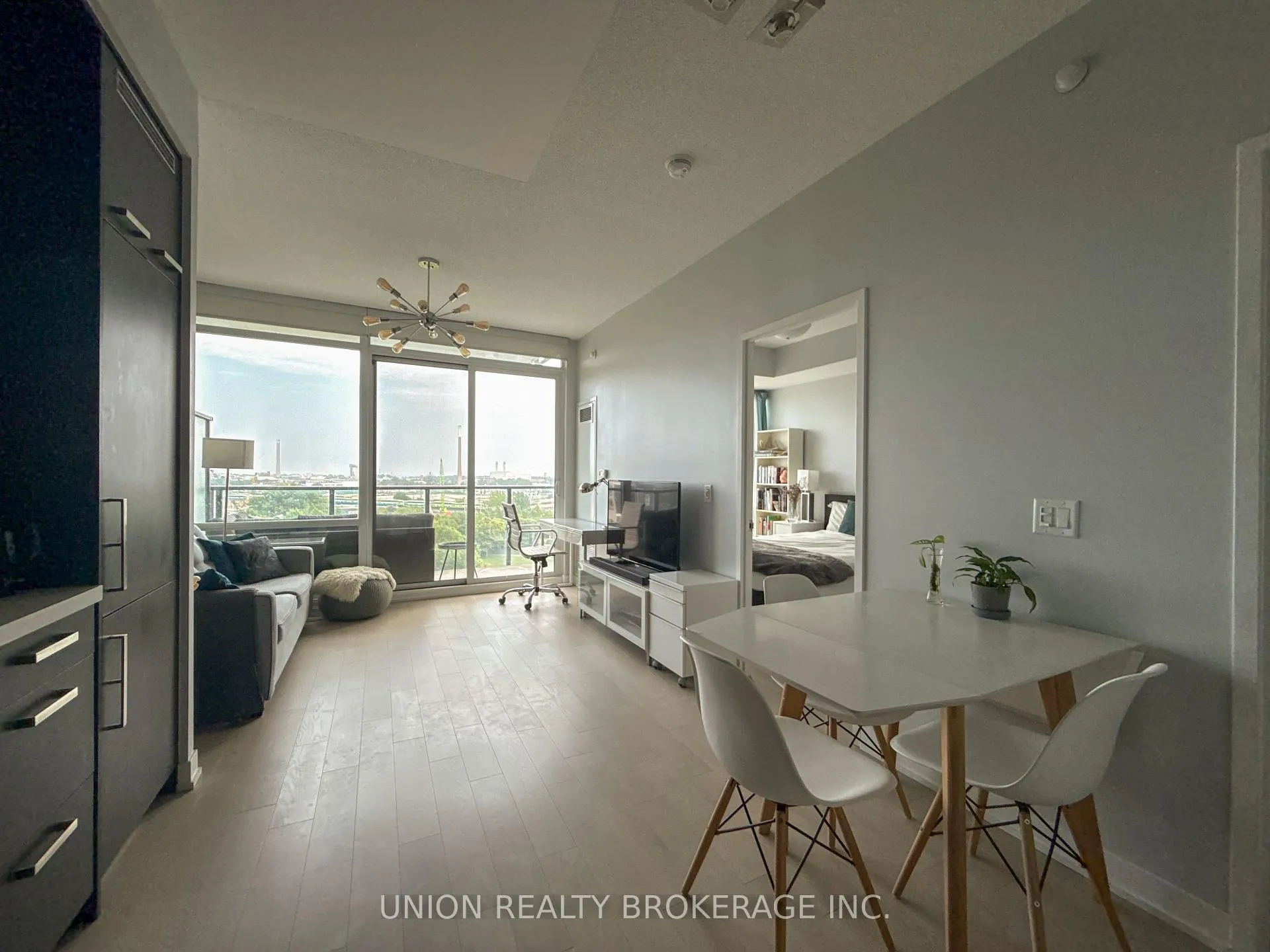 Photo 12 of Unit N913, 120 Bayview Avenue, Toronto, Waterfront Communities — HOMEH