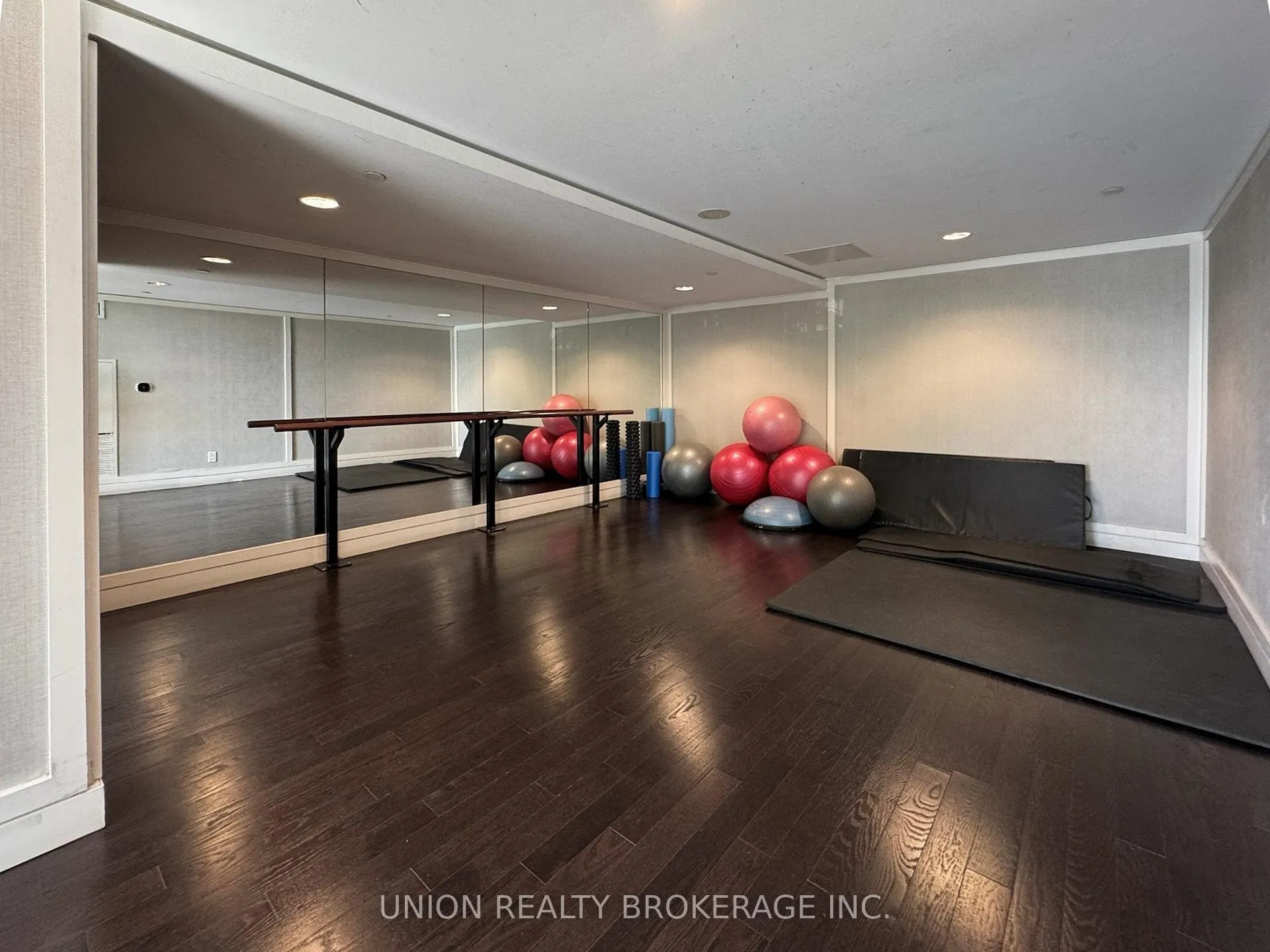 Photo 20 of Unit N913, 120 Bayview Avenue, Toronto, Waterfront Communities — HOMEH