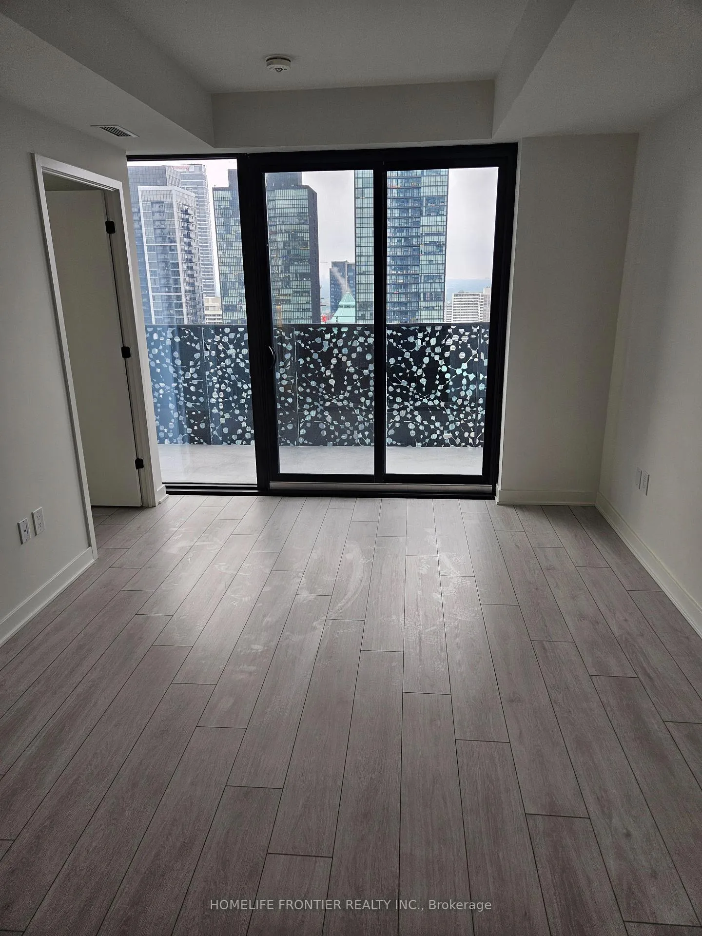 Photo 5 of Unit 3213, 55 Charles Street E, Toronto, Church-Yonge Corridor — HOMEH