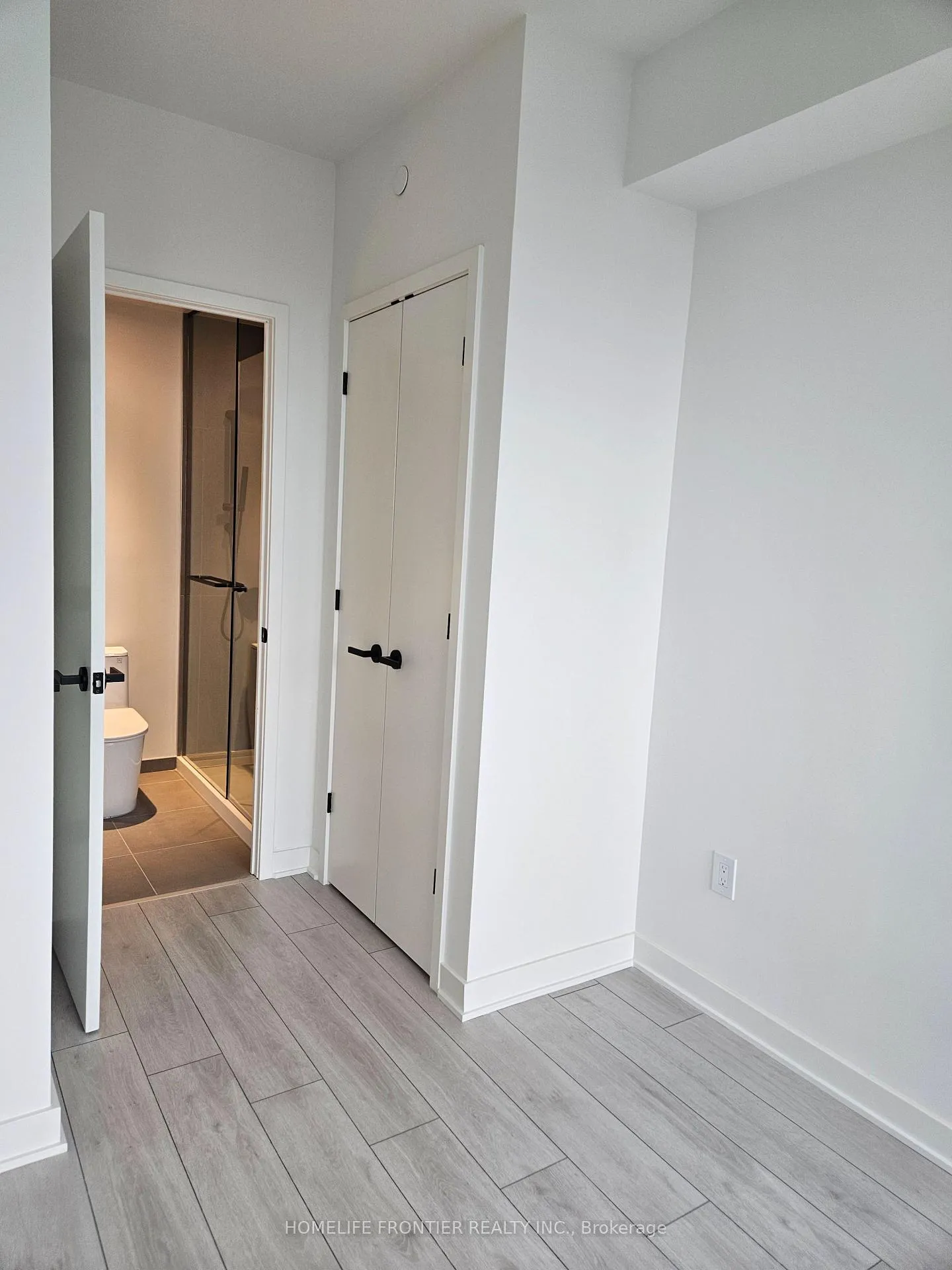 Photo 6 of Unit 3213, 55 Charles Street E, Toronto, Church-Yonge Corridor — HOMEH