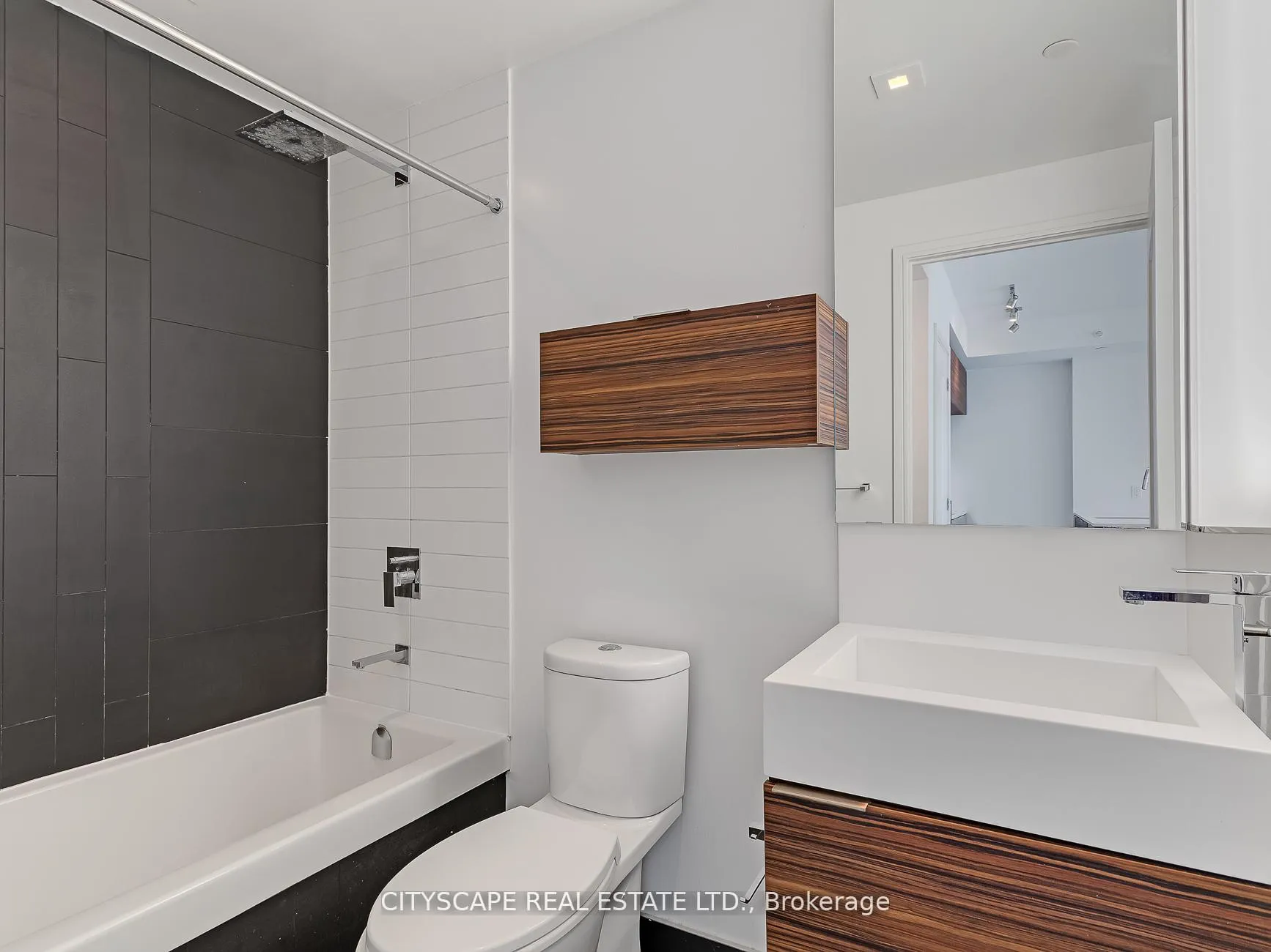 Photo 6 of Unit 3810, 88 Scott Street, Toronto, Church-Yonge Corridor — HOMEH