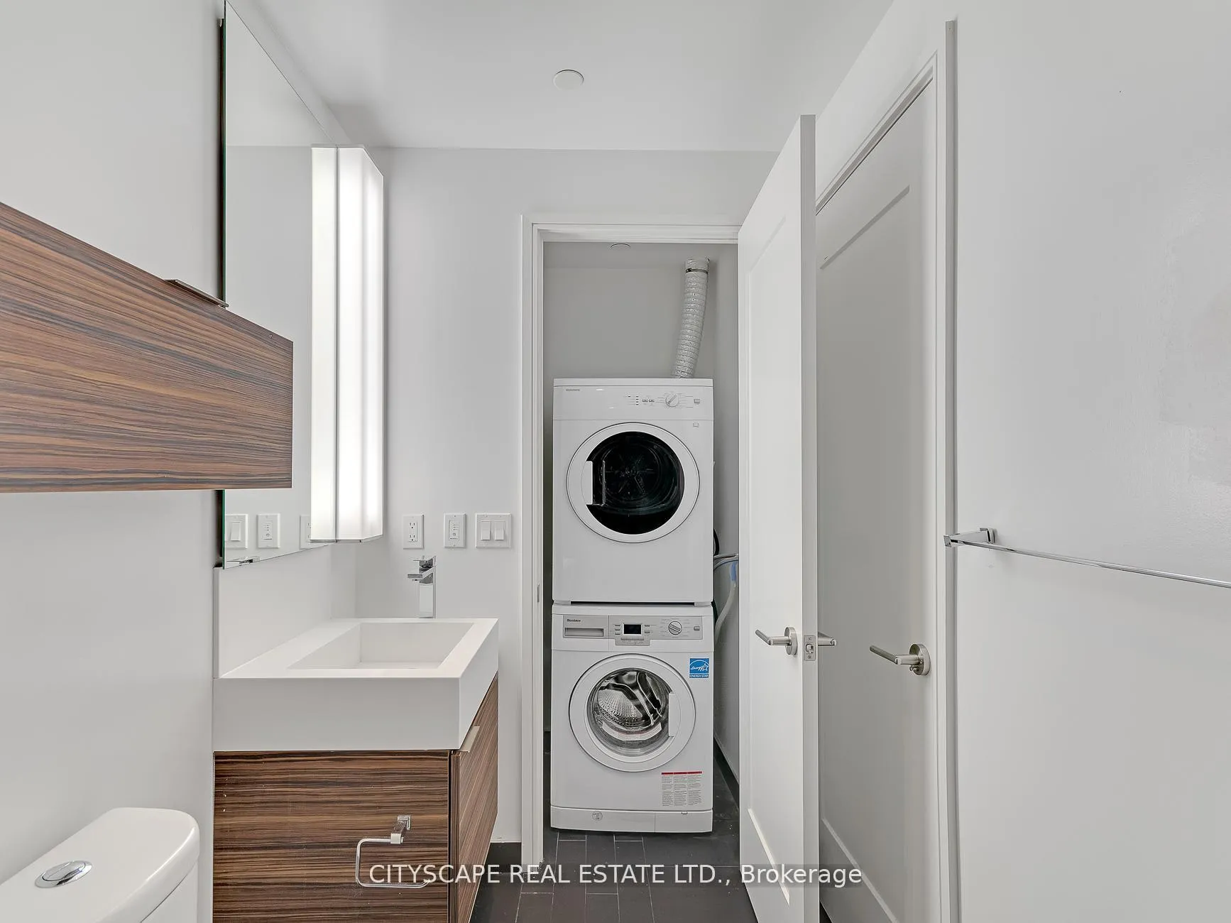 Photo 7 of Unit 3810, 88 Scott Street, Toronto, Church-Yonge Corridor — HOMEH