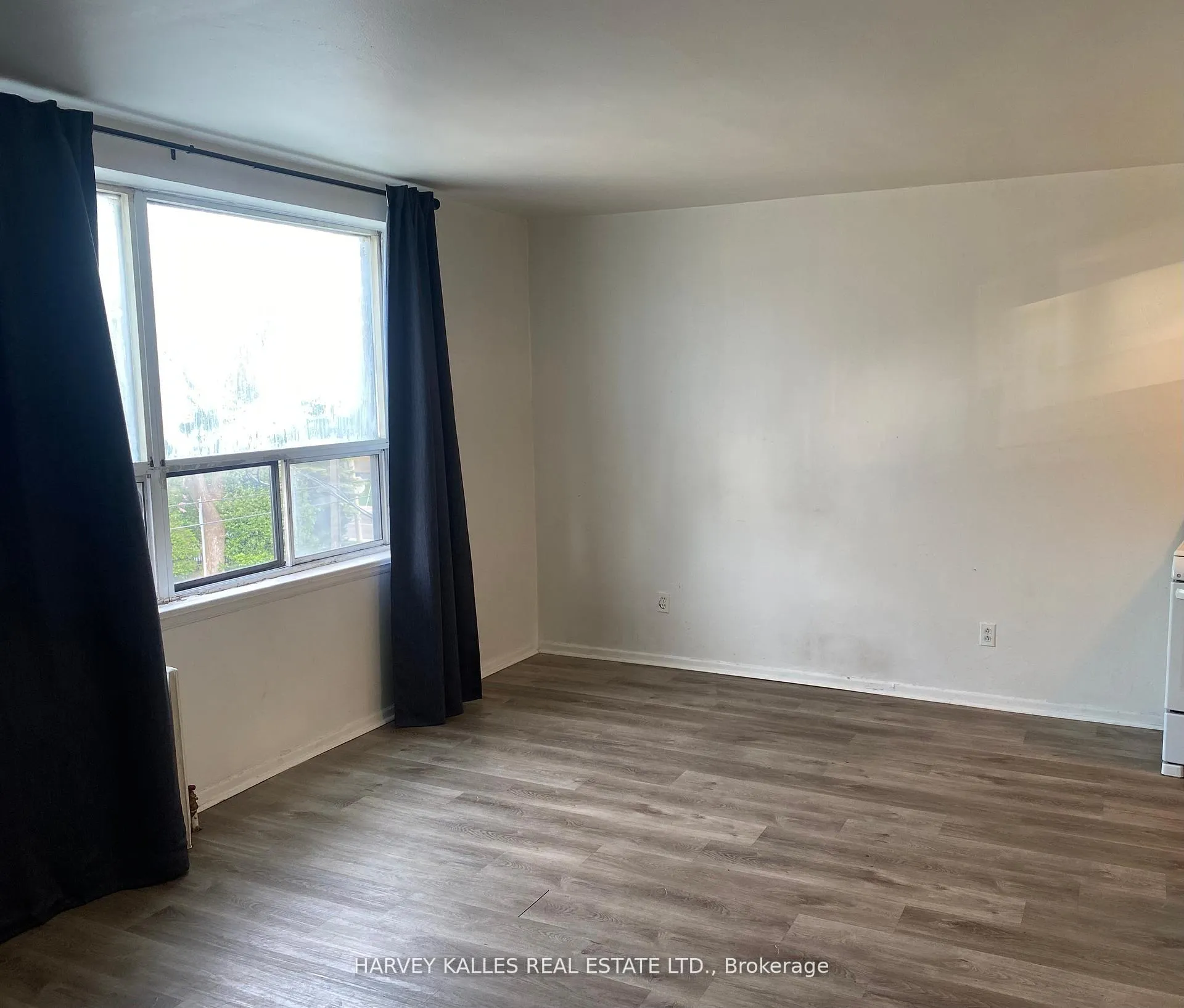 Photo 5 of Unit 211, 1582 Bathurst Street, Toronto, Humewood-Cedarvale — HOMEH